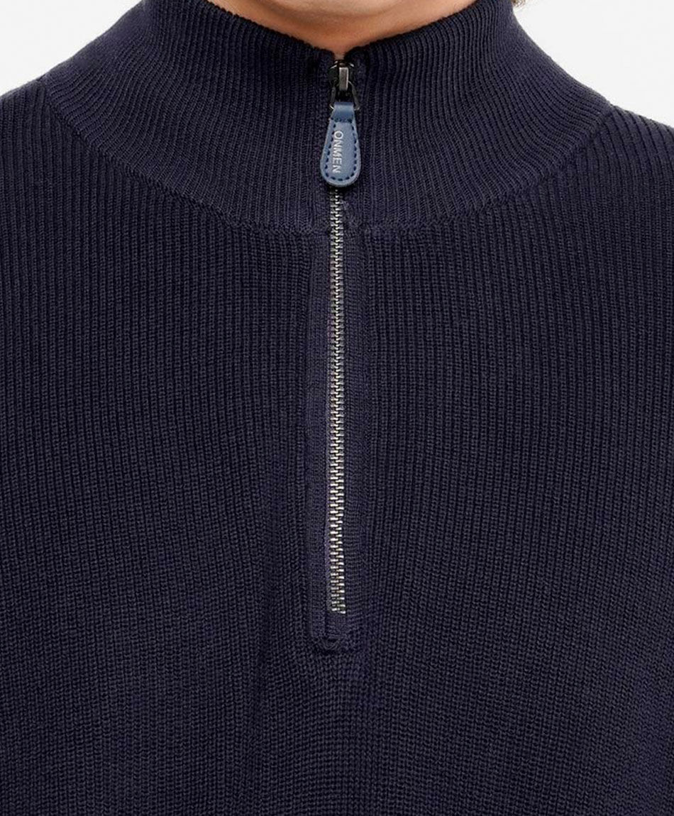 Sweater hombre cuello medio liso