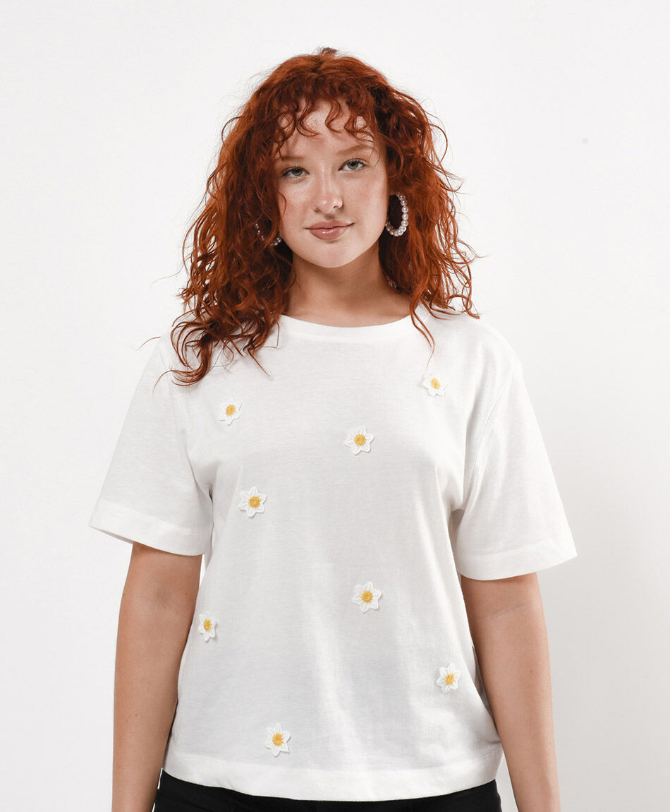 Polera mujer margaritas bordadas