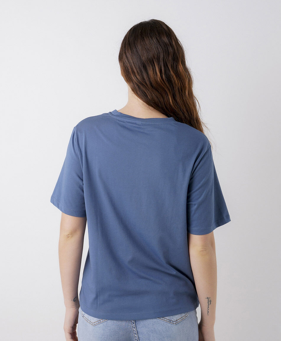 Polera mujer florcitas bordadas