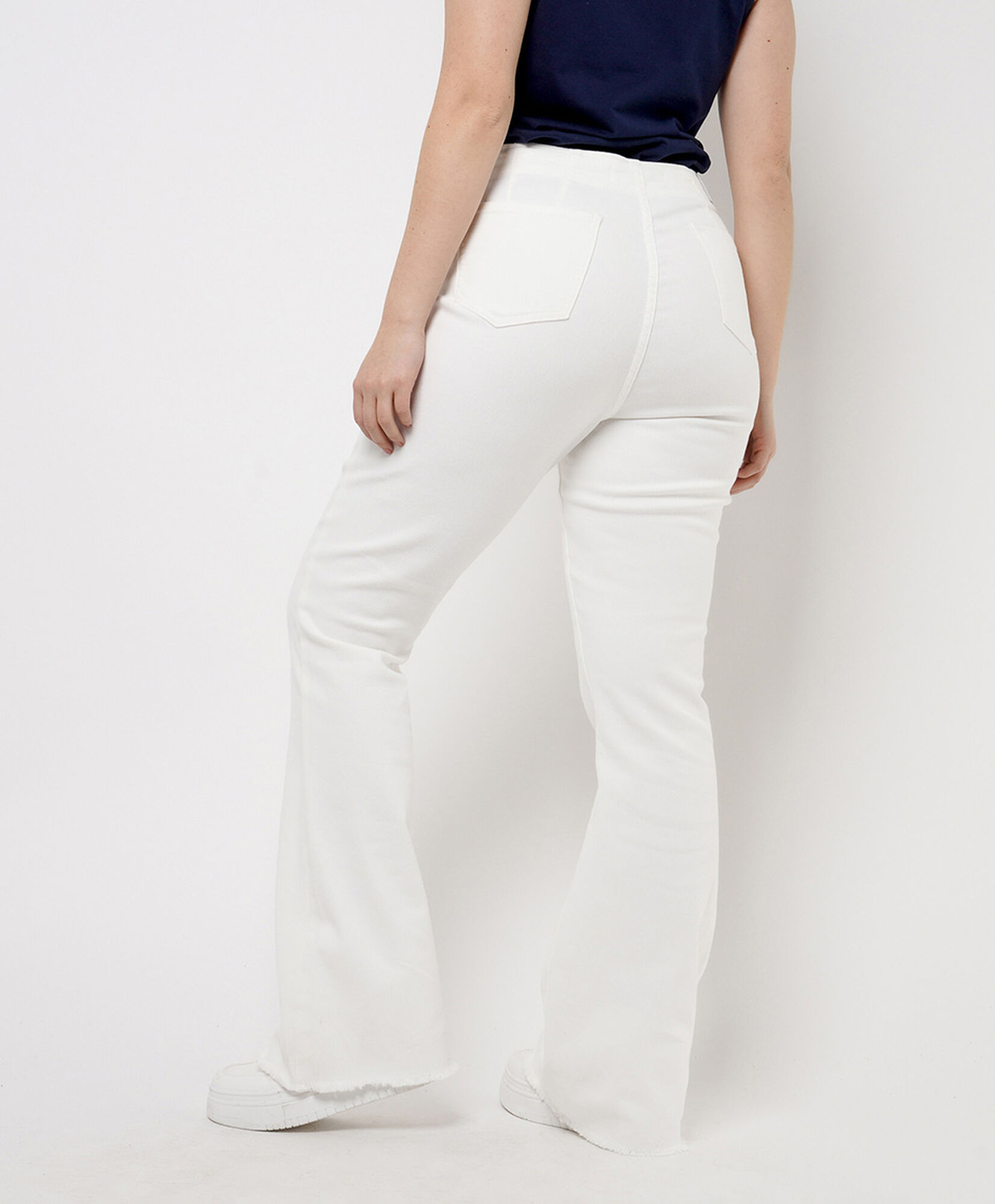 Jeans mujer doble botón pretina flare Jeans mujer doble botón pretina flare