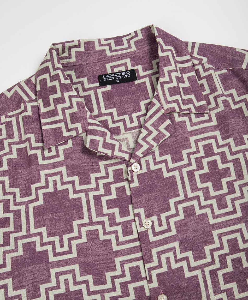 Camisa hombre patr&oacute;n geom&eacute;trico