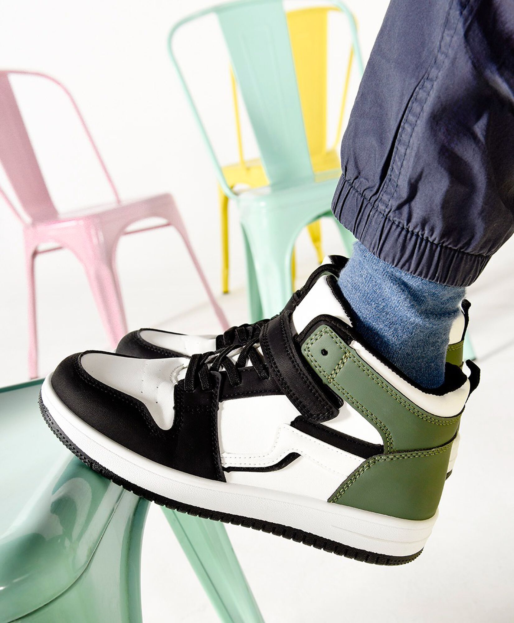 Zapatilla infantil (32 a 37) verde Zapatilla infantil (32 a 37) verde