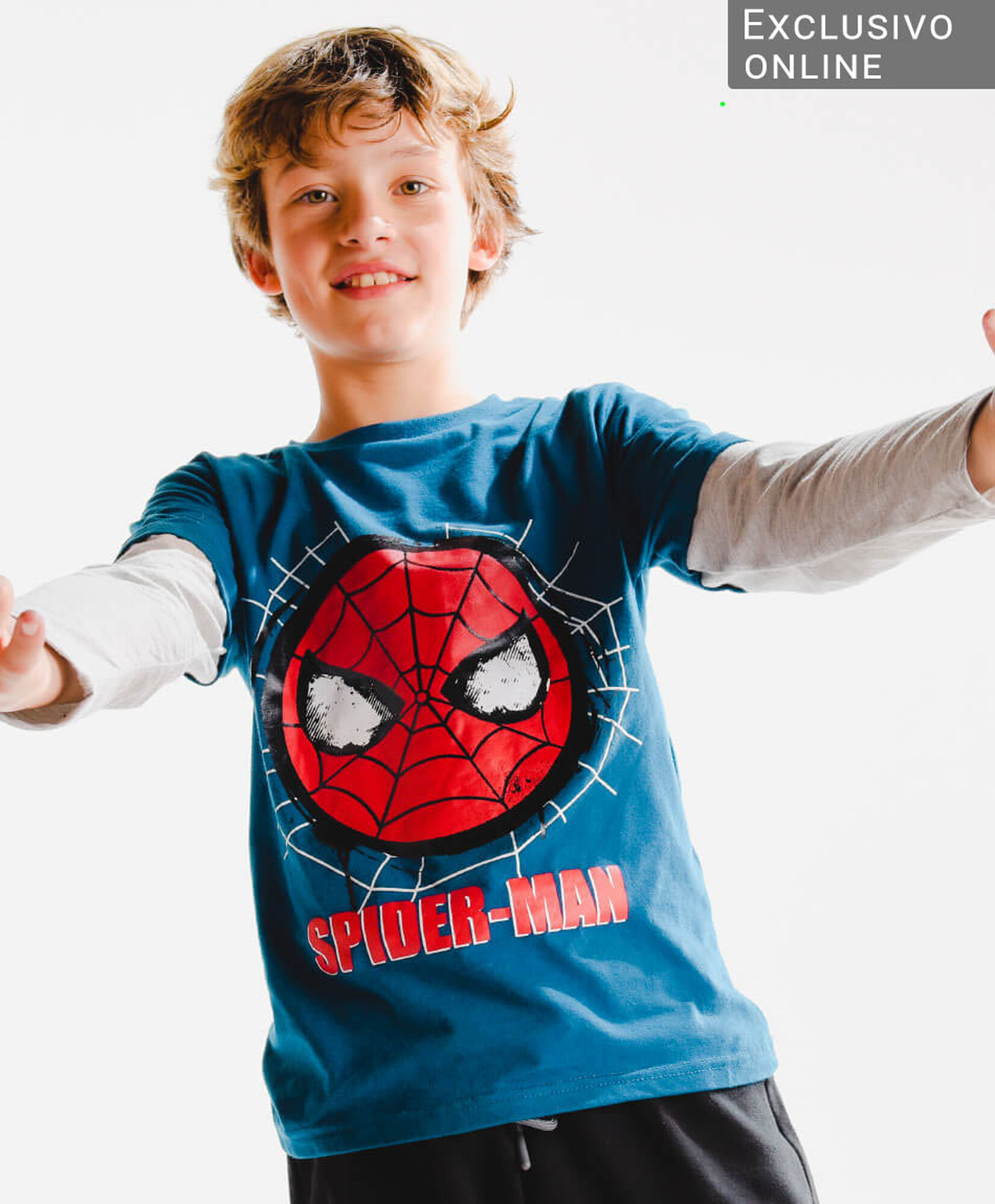 Polera niño spiderman bicolor Polera niño spiderman bicolor