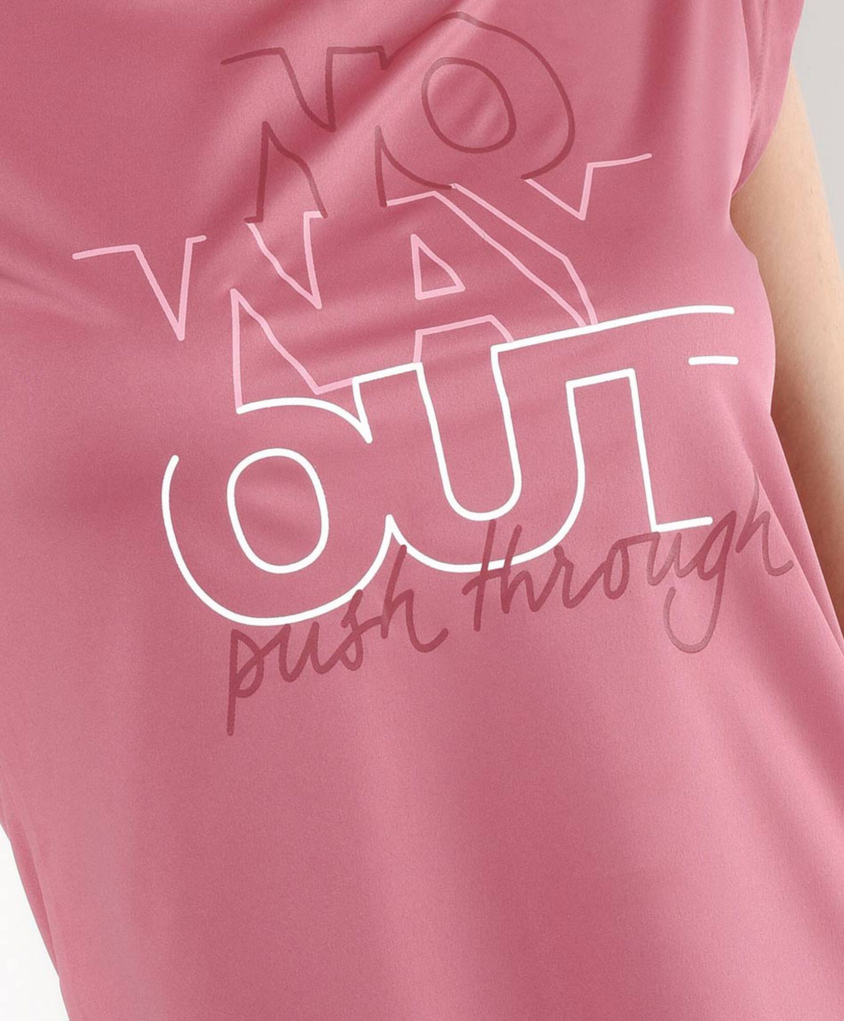 Polera deportiva mujer frase pink Polera deportiva mujer frase pink
