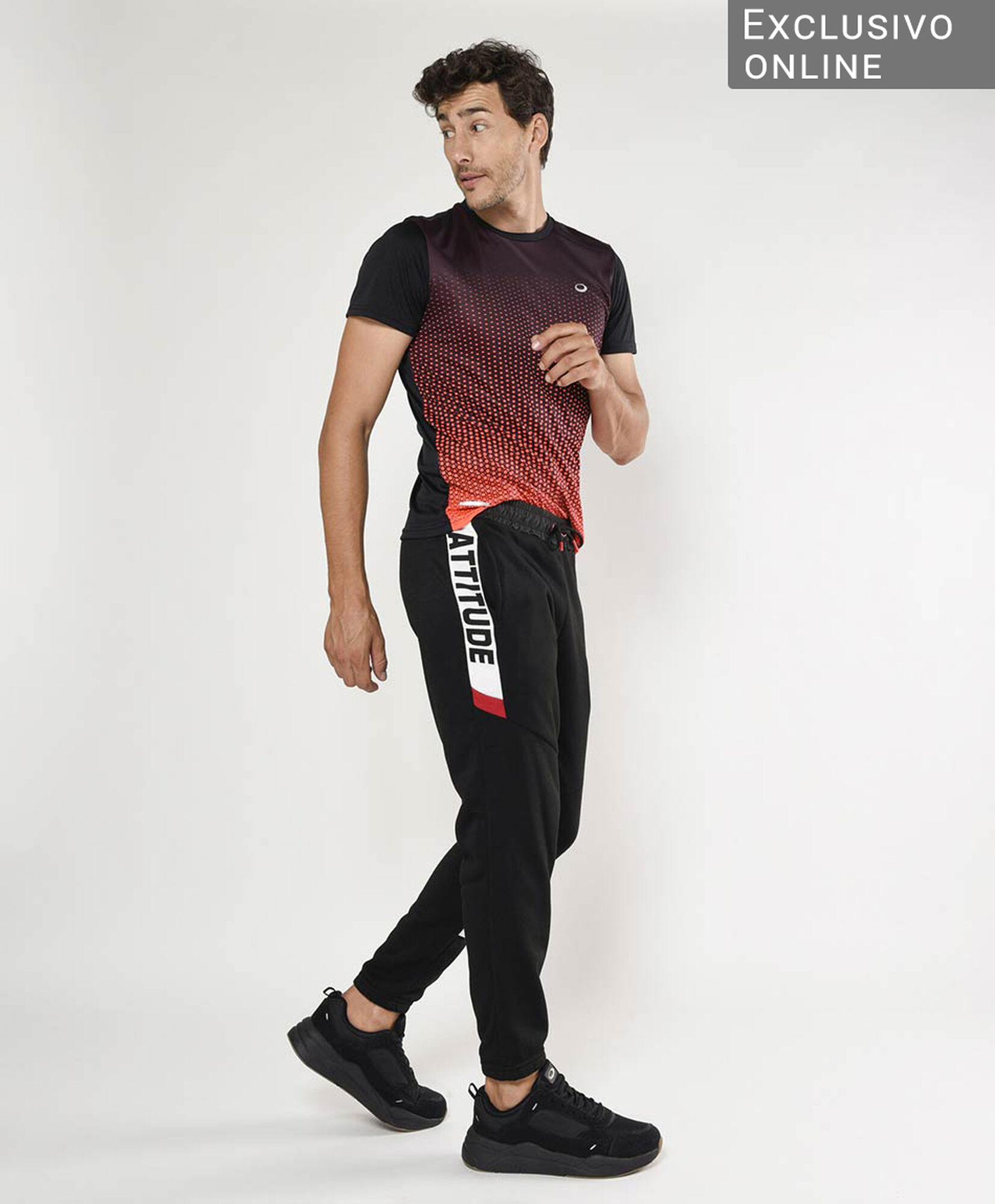 Pantalón de buzo hombre deportivo texto lateral Pantalón de buzo hombre deportivo texto lateral