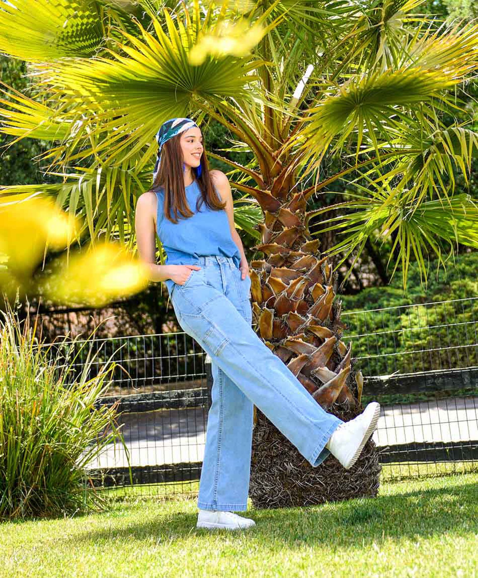 Jeans tiro alto pierna ancha Jeans tiro alto pierna ancha