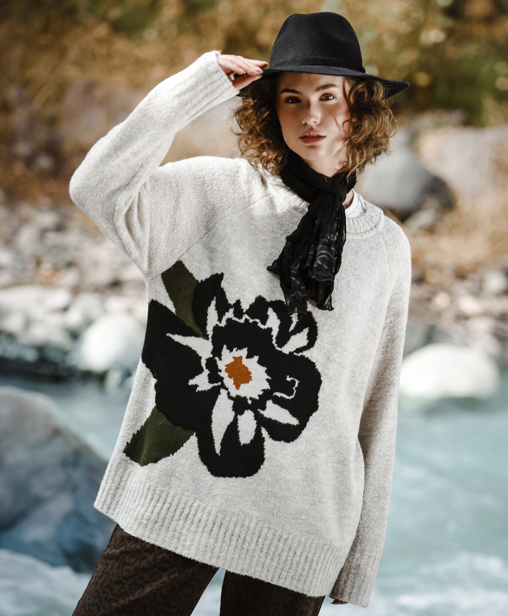 Sweater mujer flor oversize Sweater mujer flor oversize