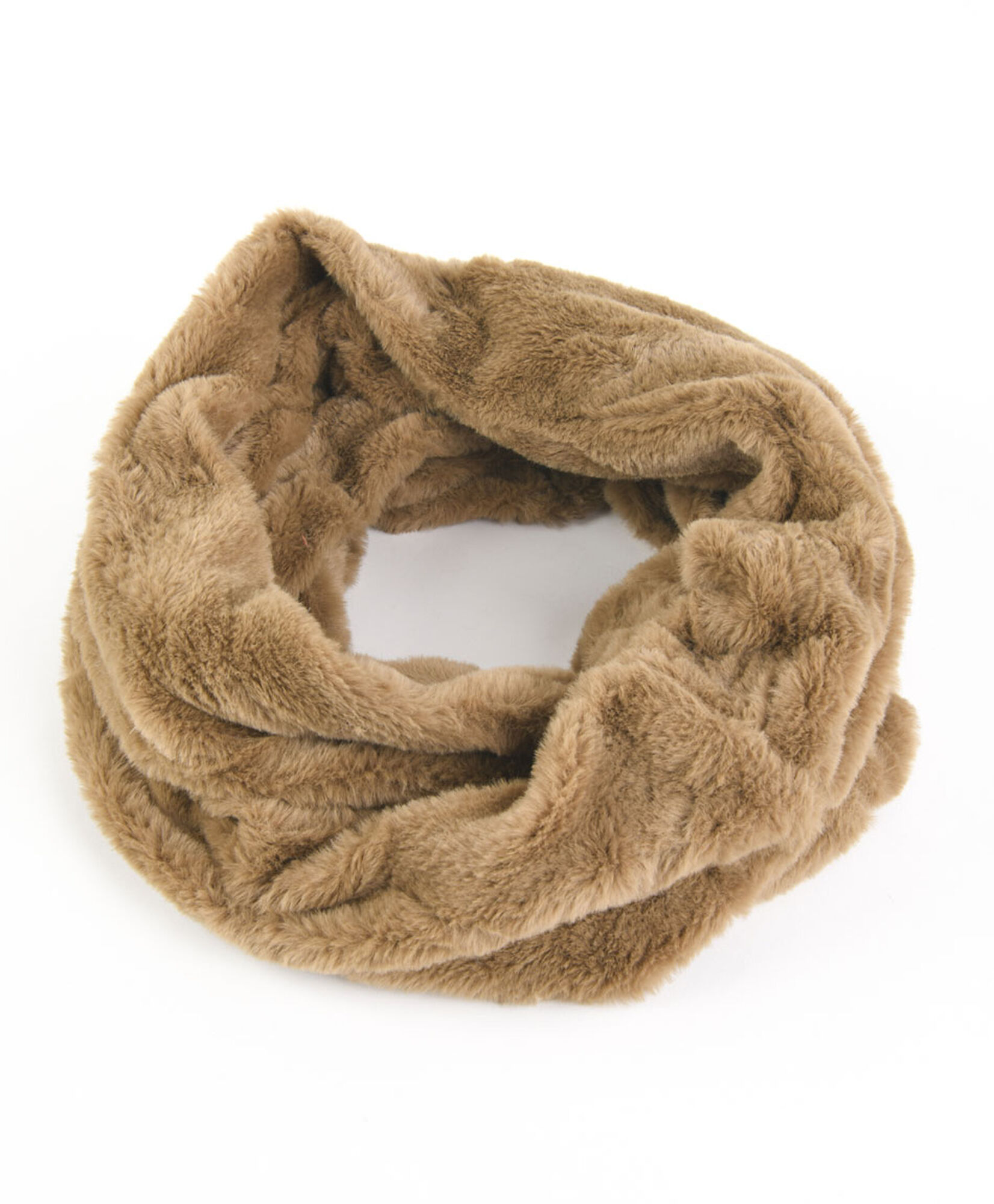 Cuello mujer pelitos café Cuello mujer pelitos café