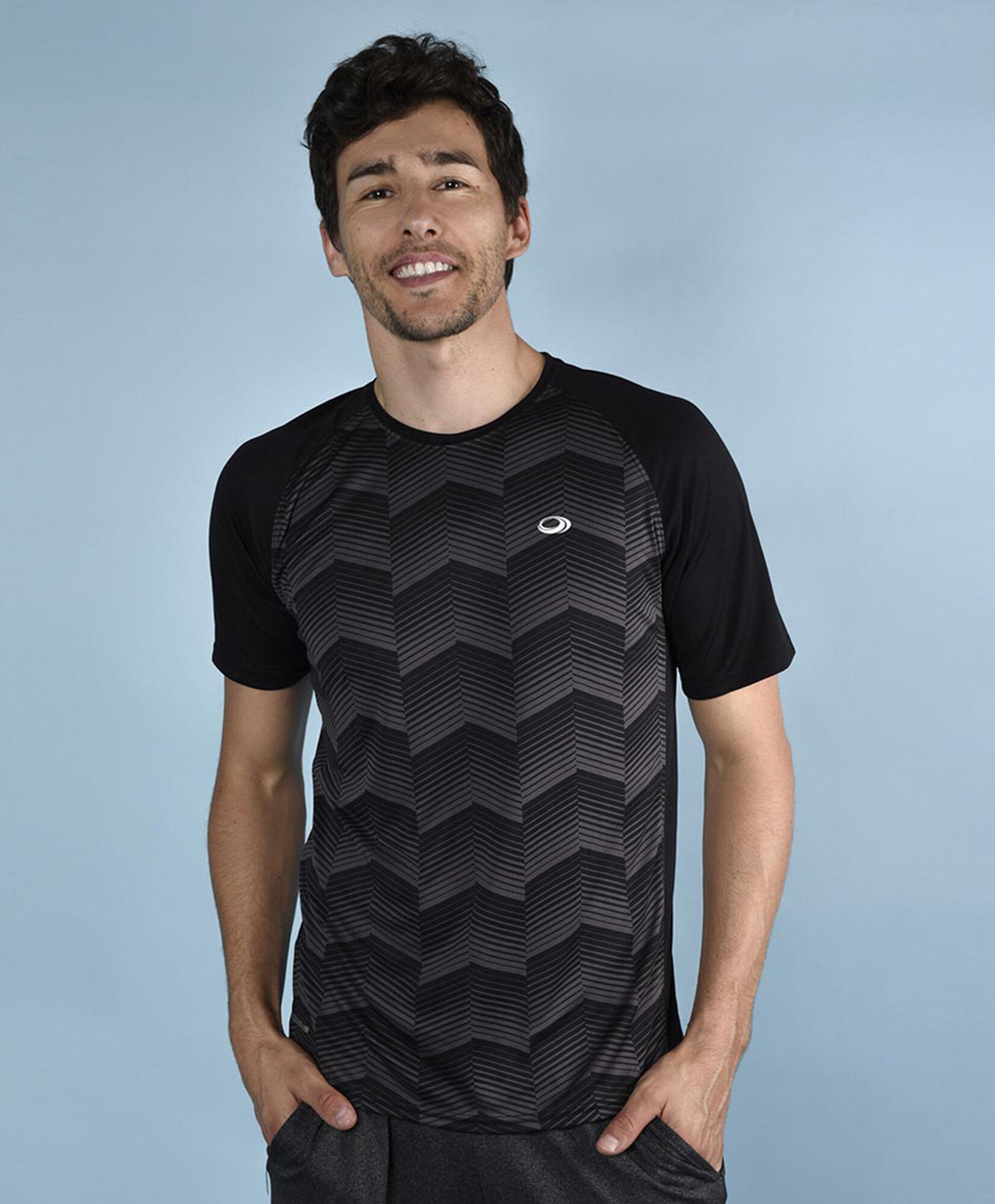 Polera deportiva manga corta cuello redondo Polera deportiva manga corta cuello redondo