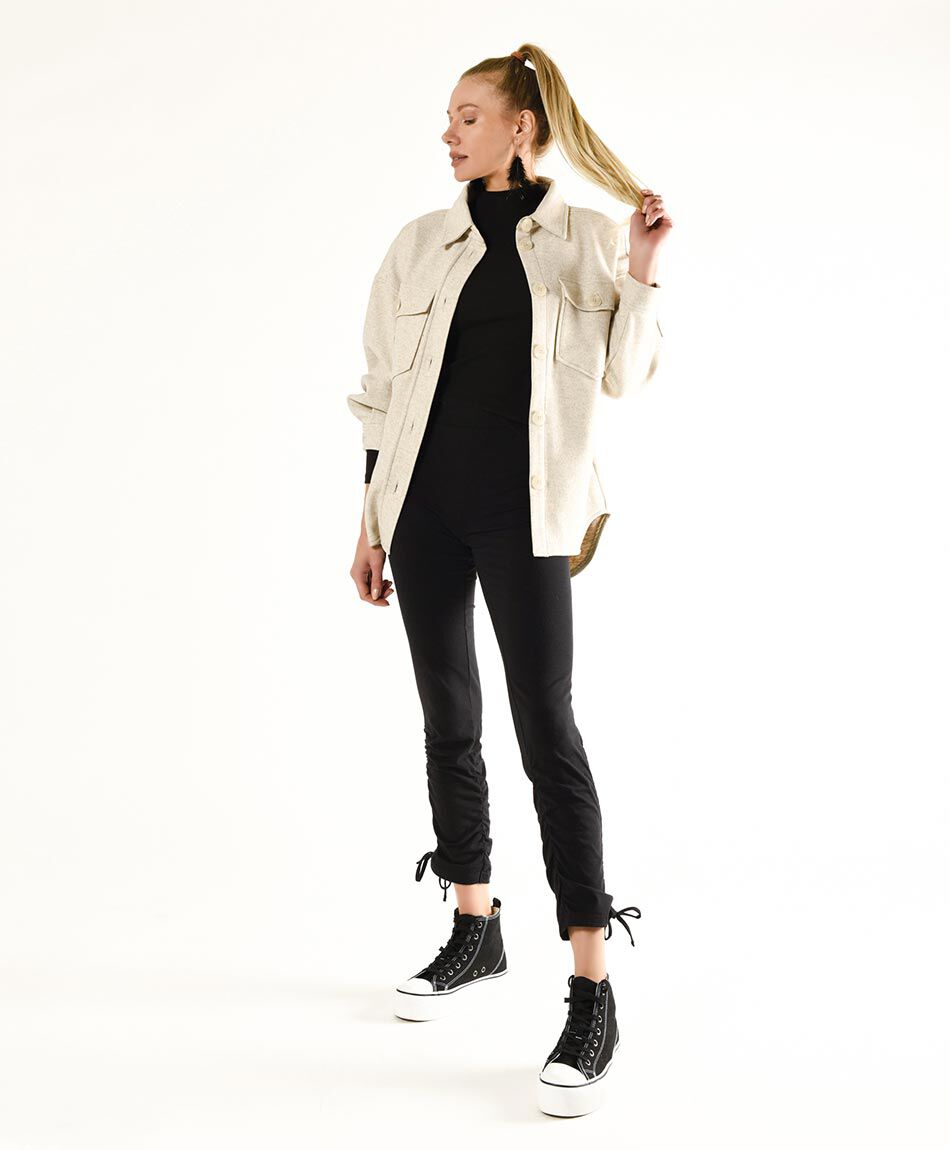 Pantal&oacute;n tiro medio skinny fit