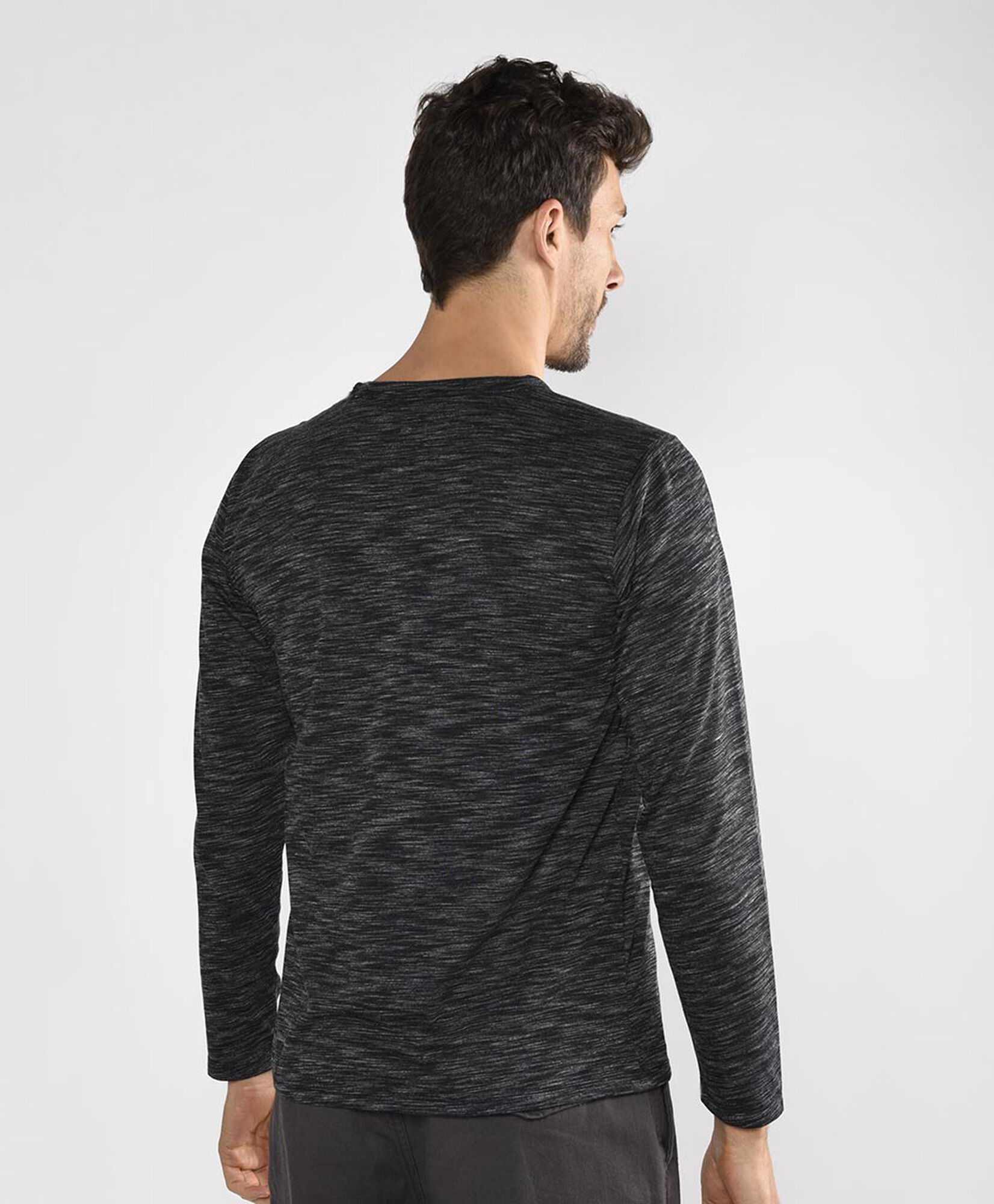 Polera manga larga cuello redondo Polera manga larga cuello redondo