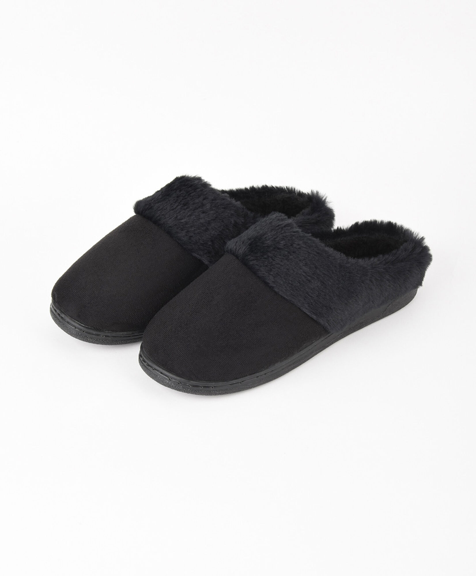 Pantufla mujer pelitos gamuza Pantufla mujer pelitos gamuza