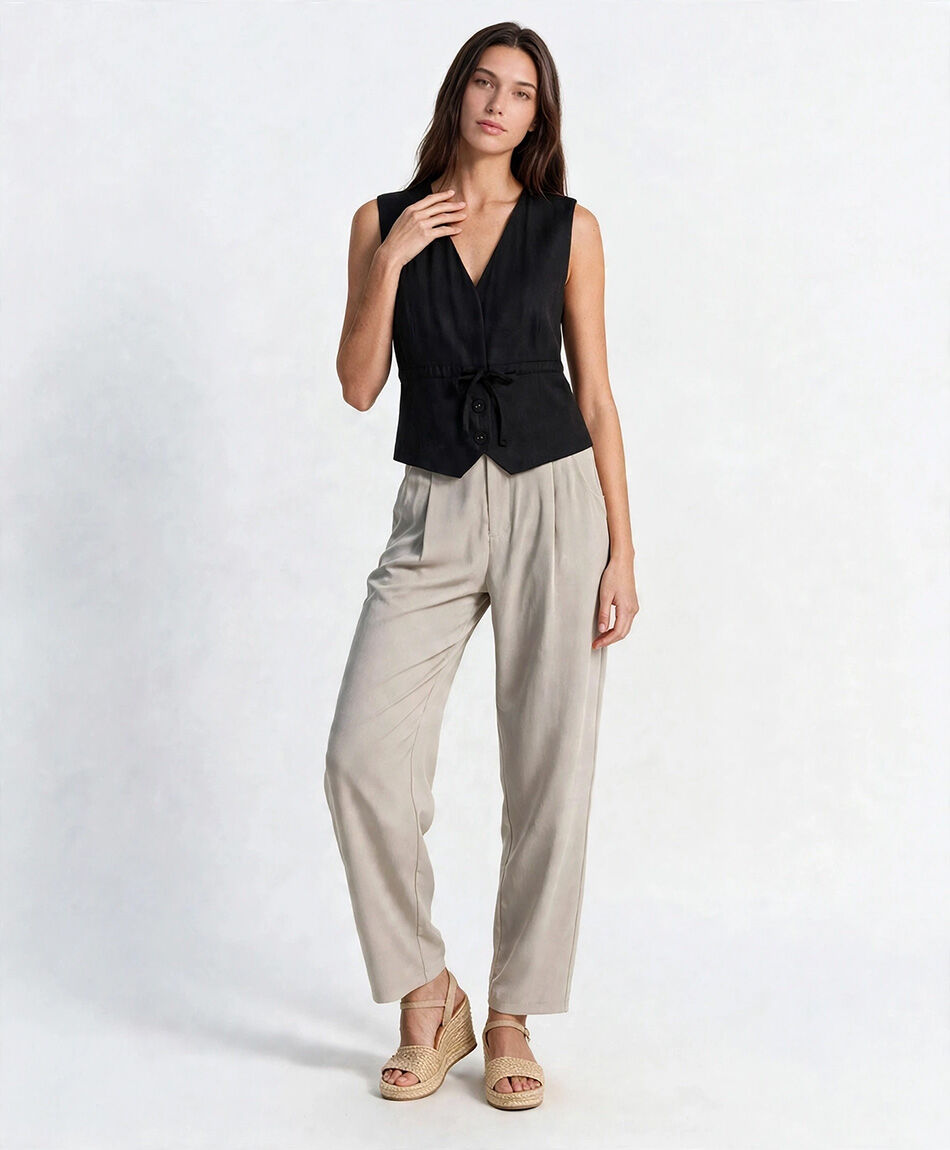 Pantal&oacute;n mujer pinzas