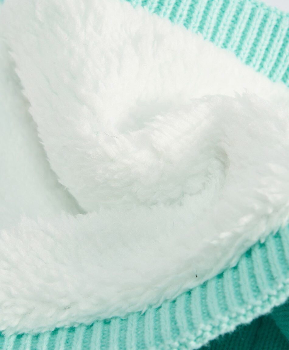 Cuello infantil floreado