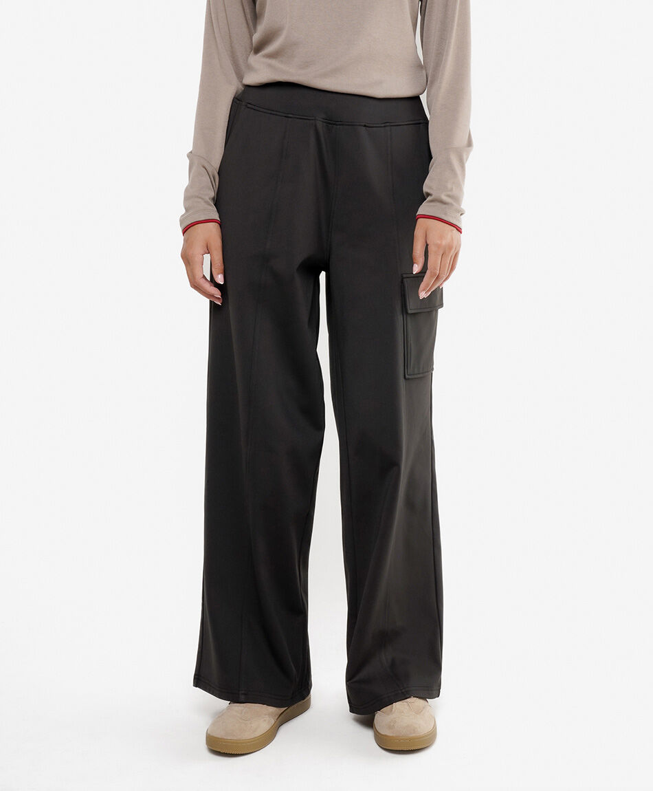 Pantal&oacute;n mujer wide leg dise&ntilde;o cargo black