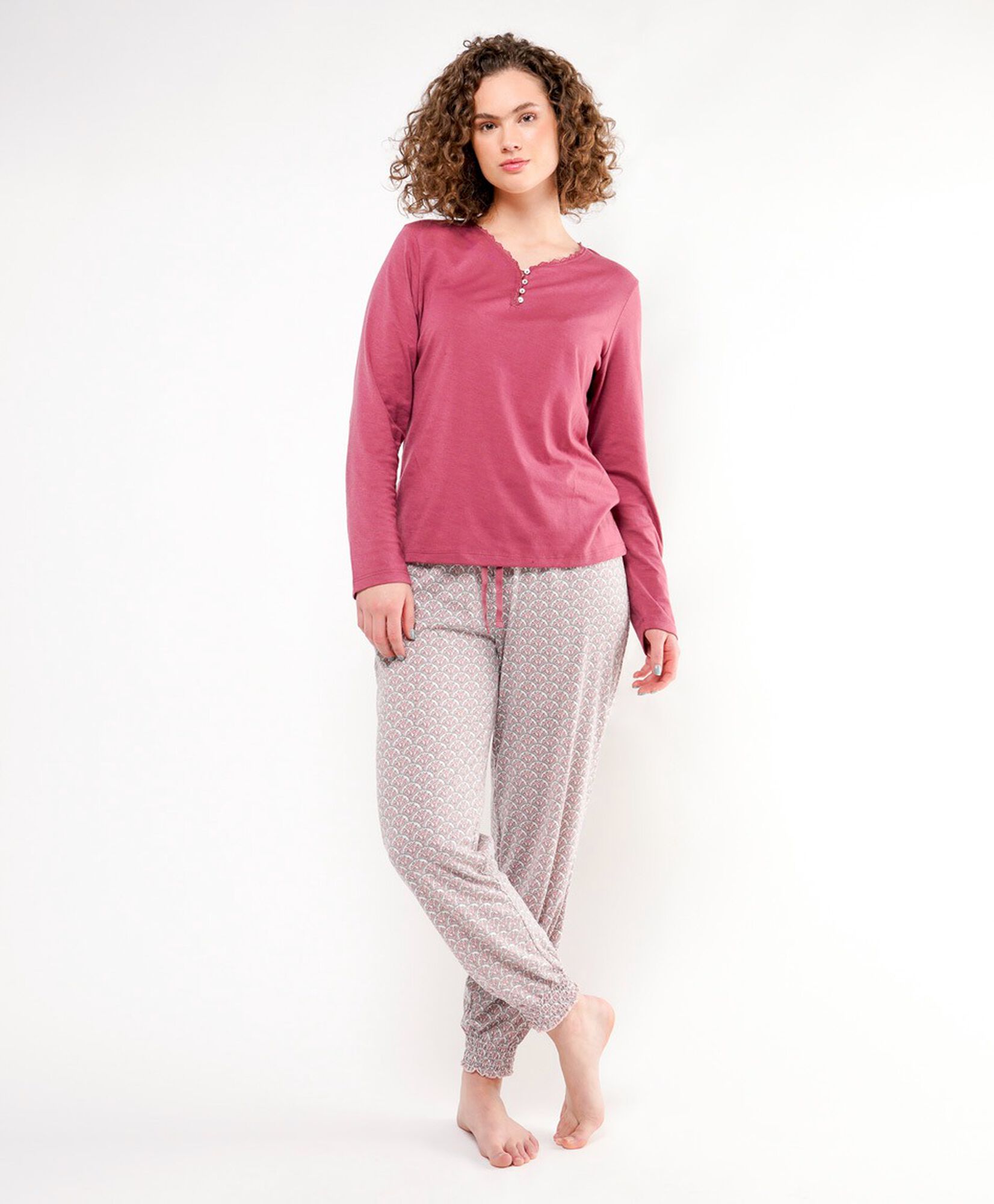 Pijama mujer detalles floreado Pijama mujer detalles floreado