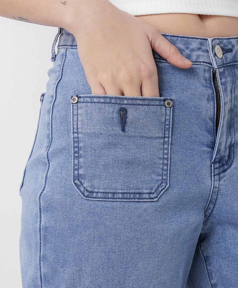 Jeans mujer straight bolsillo bot&oacute;n