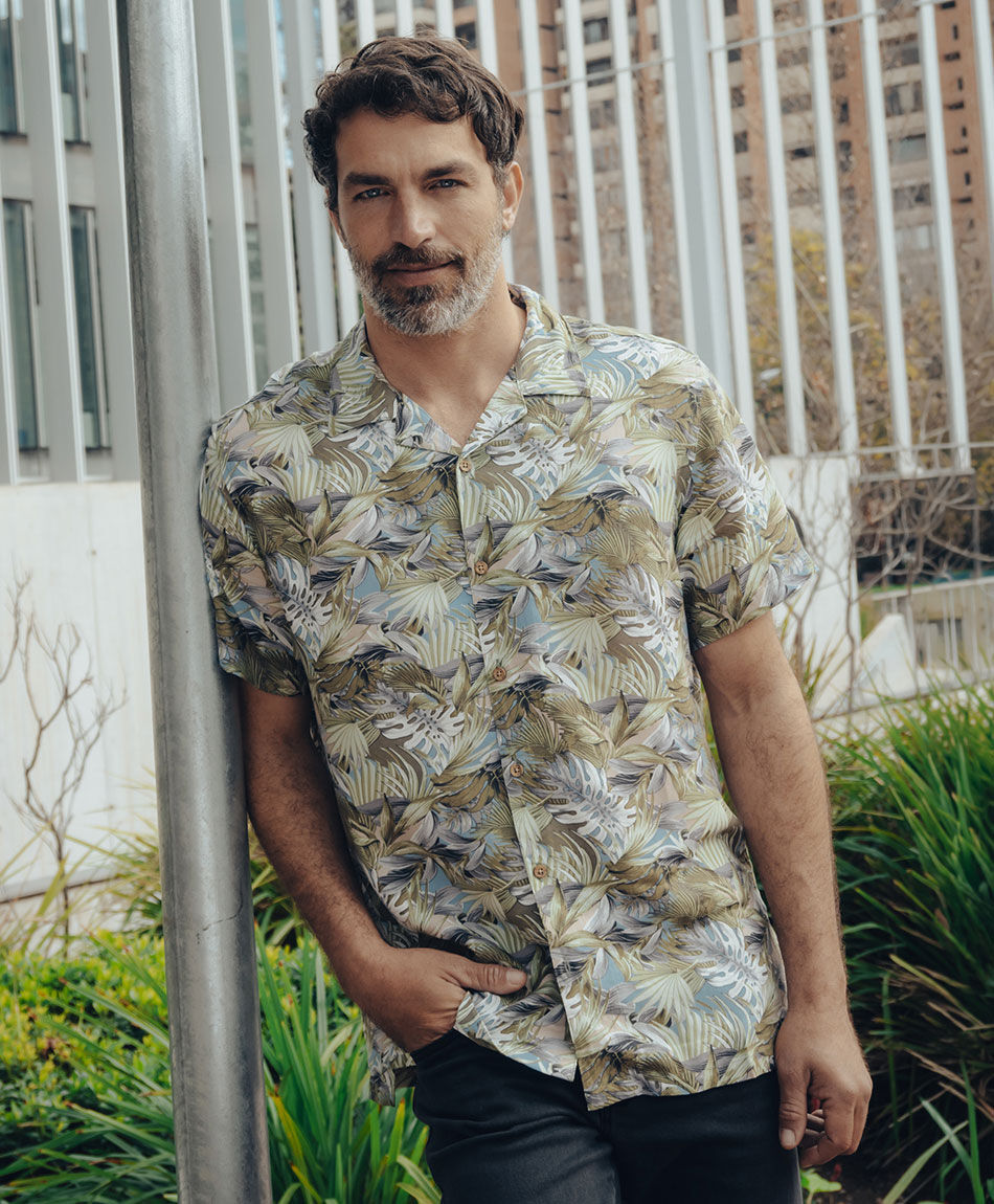 Camisa hombre tropical viscosa