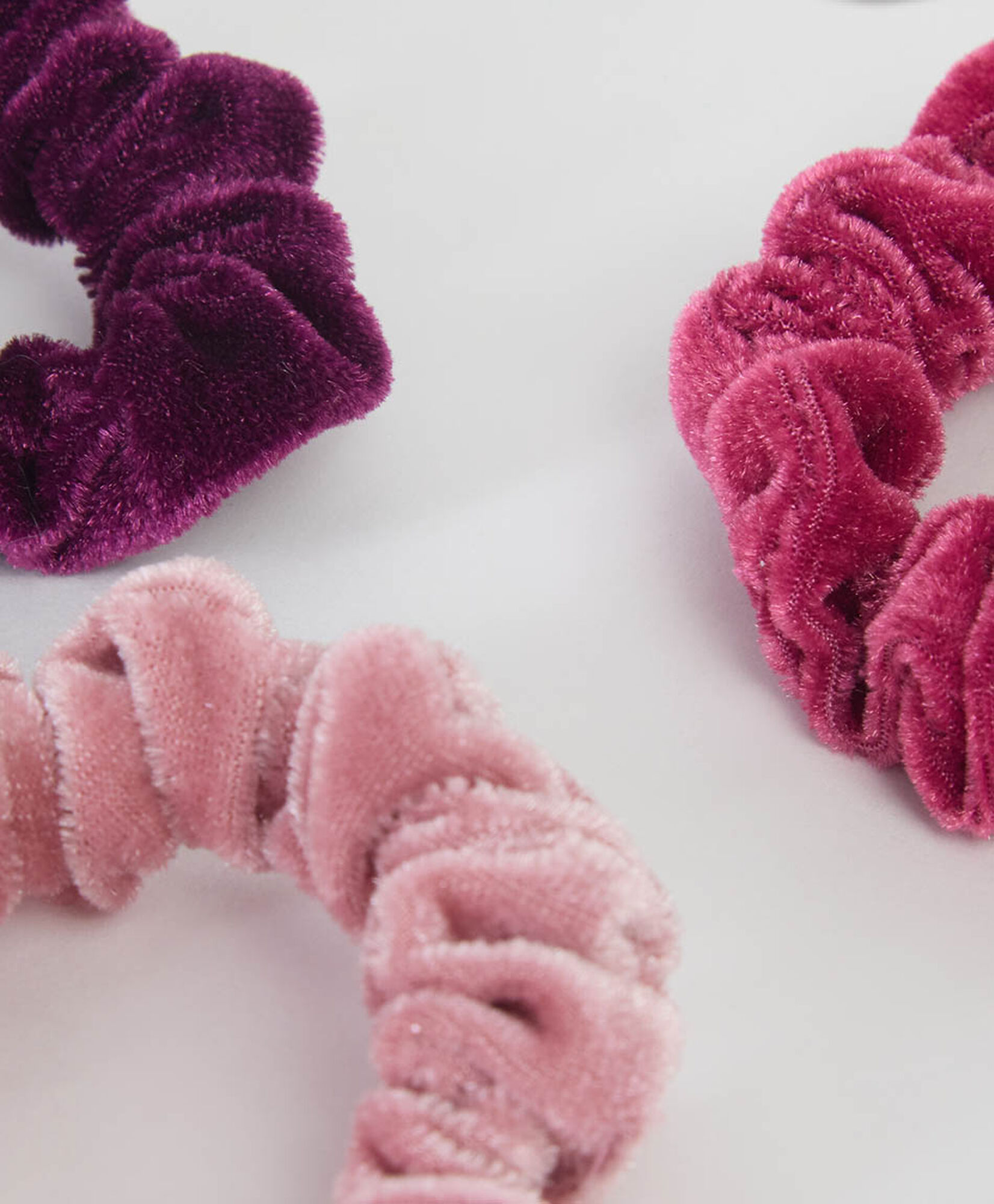 Set 3 scrunchie infantiles velvet Set 3 scrunchie infantiles velvet