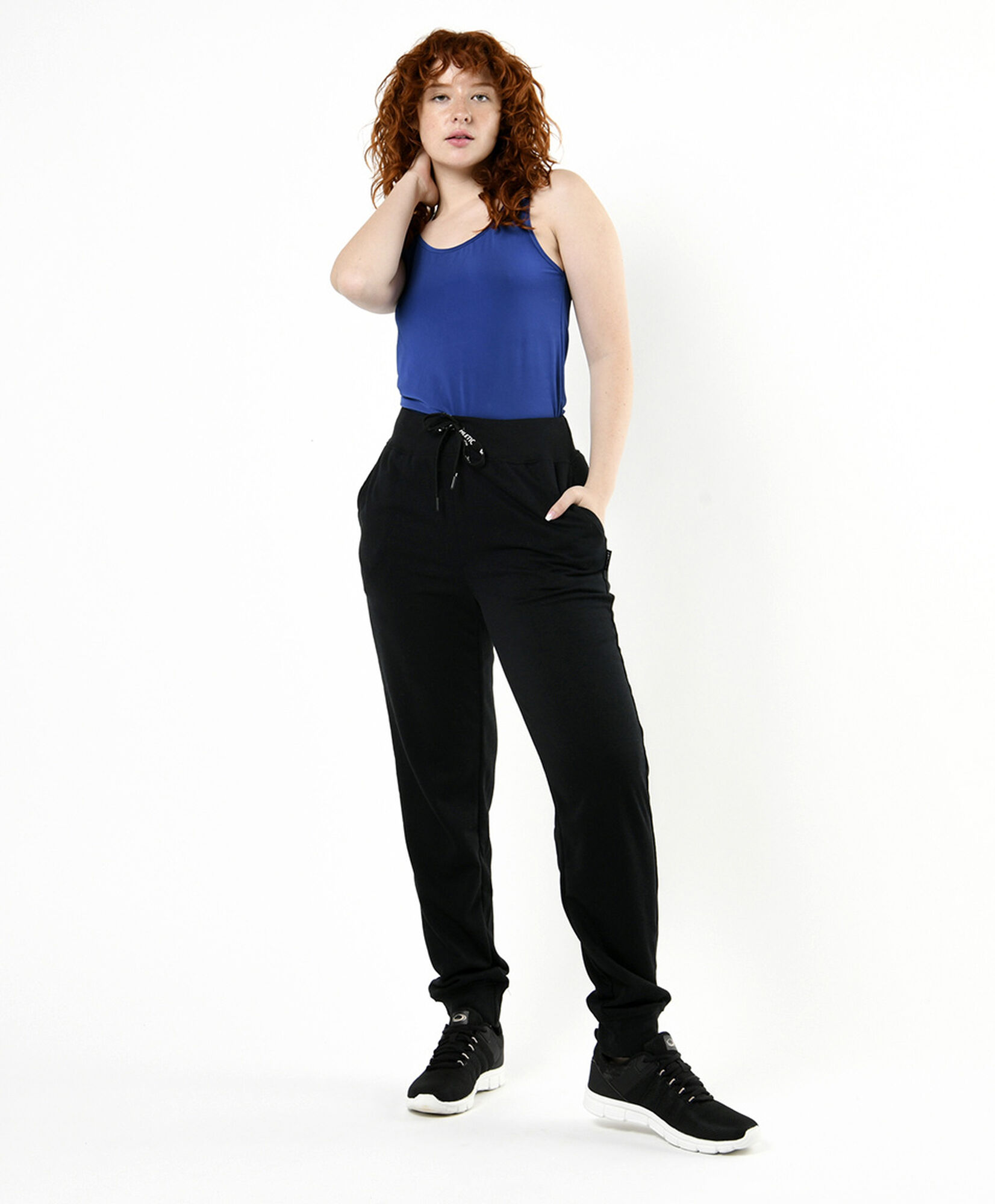 Pantalón de buzo mujer liso negro Pantalón de buzo mujer liso negro