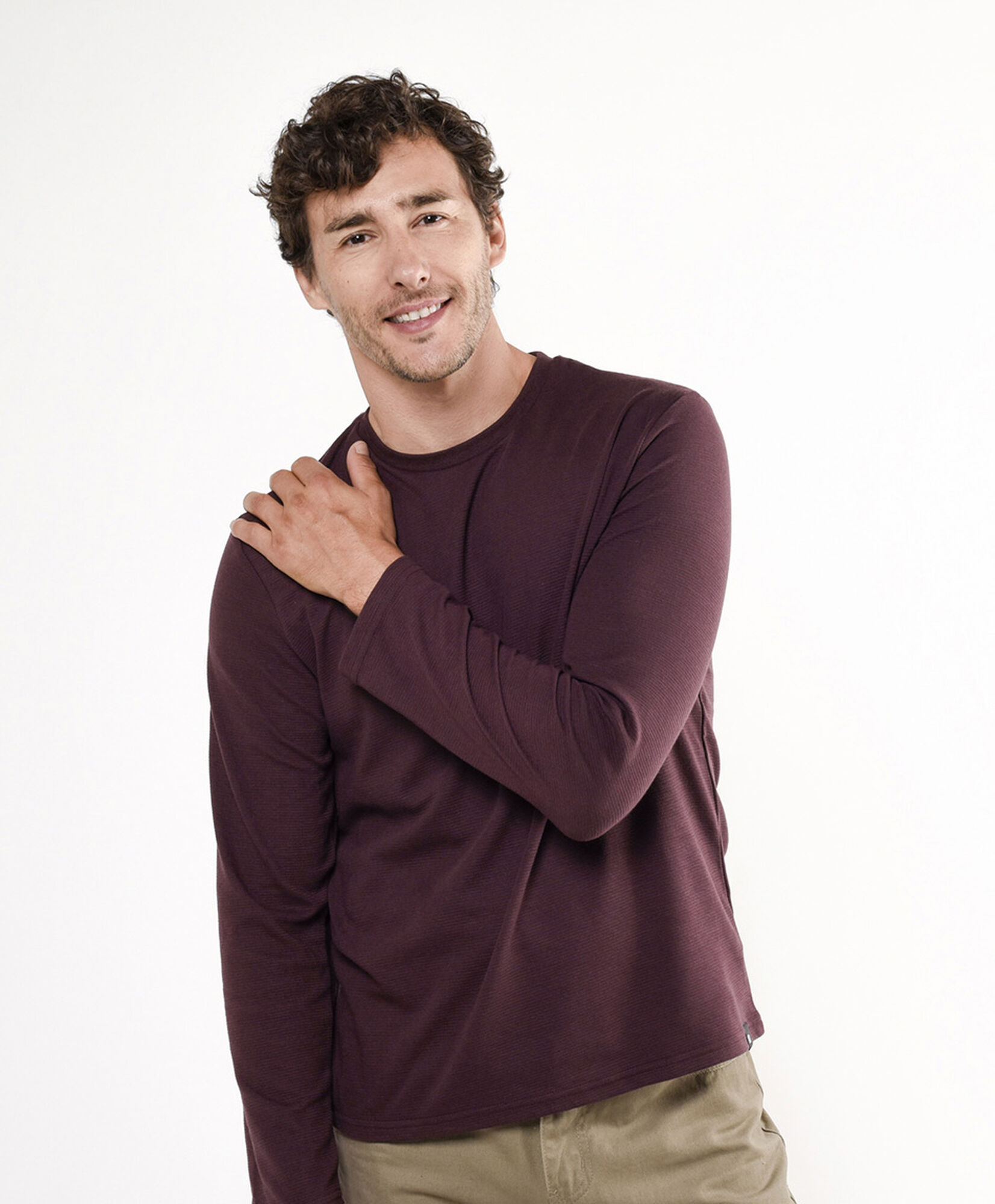 Polera hombre lisa burdeo Polera hombre lisa burdeo