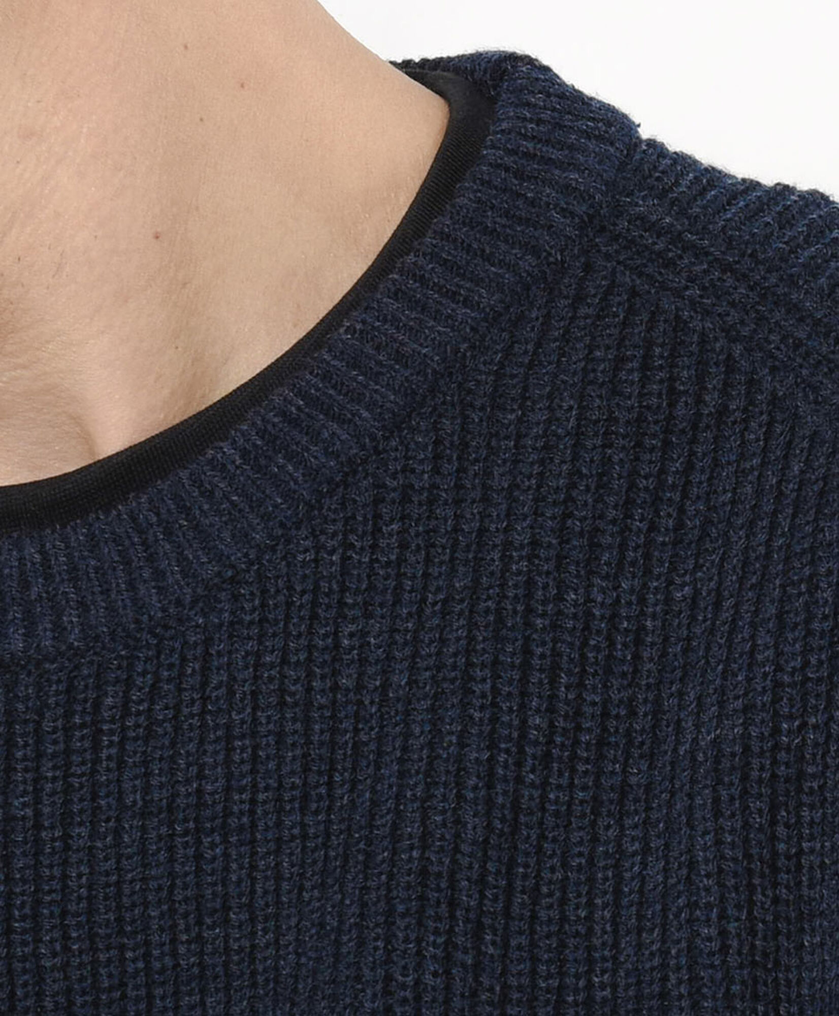 Sweater hombre acanalado Sweater hombre acanalado