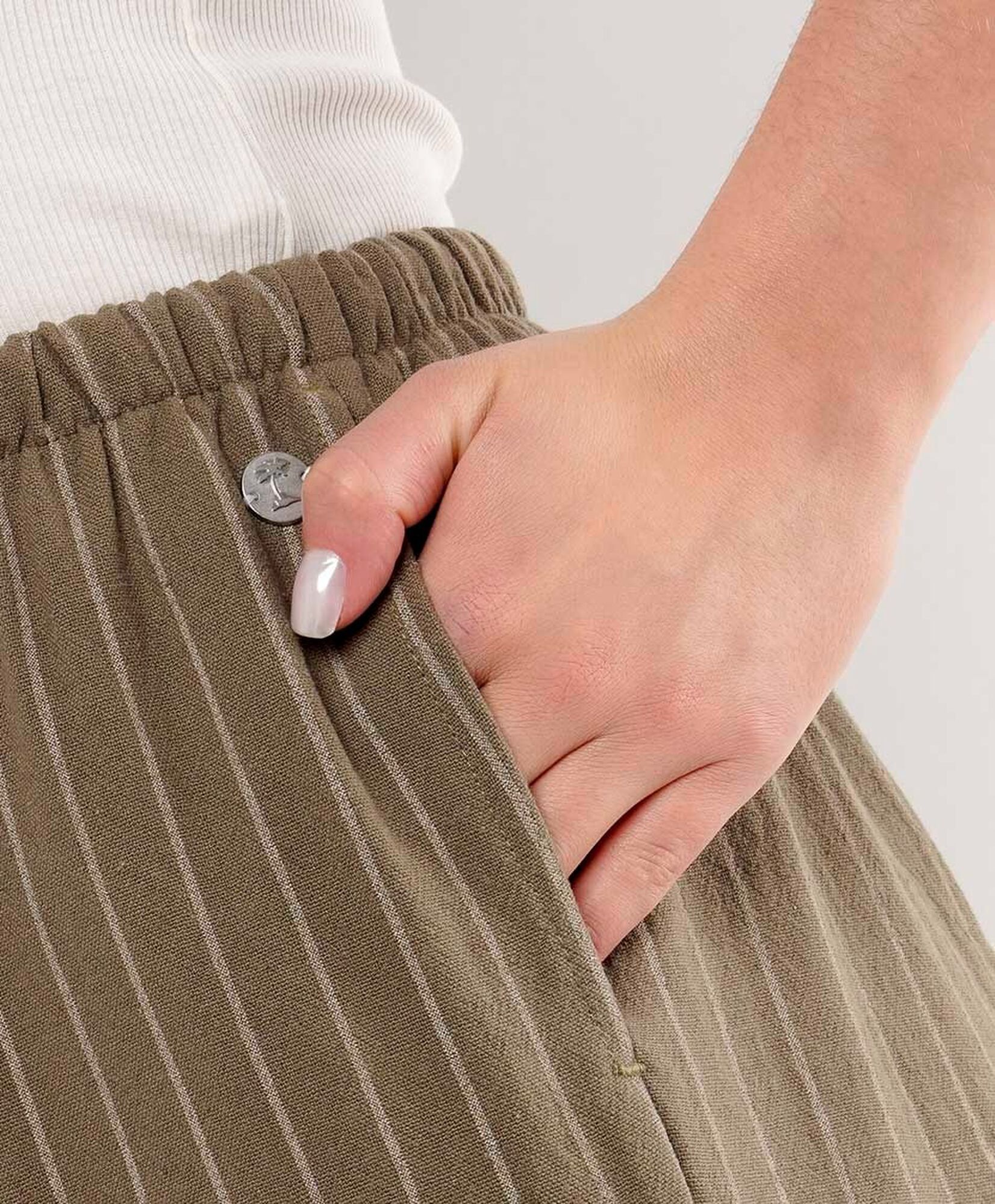 Pantalón mujer líneas cordón ajustable wide Pantalón mujer líneas cordón ajustable wide