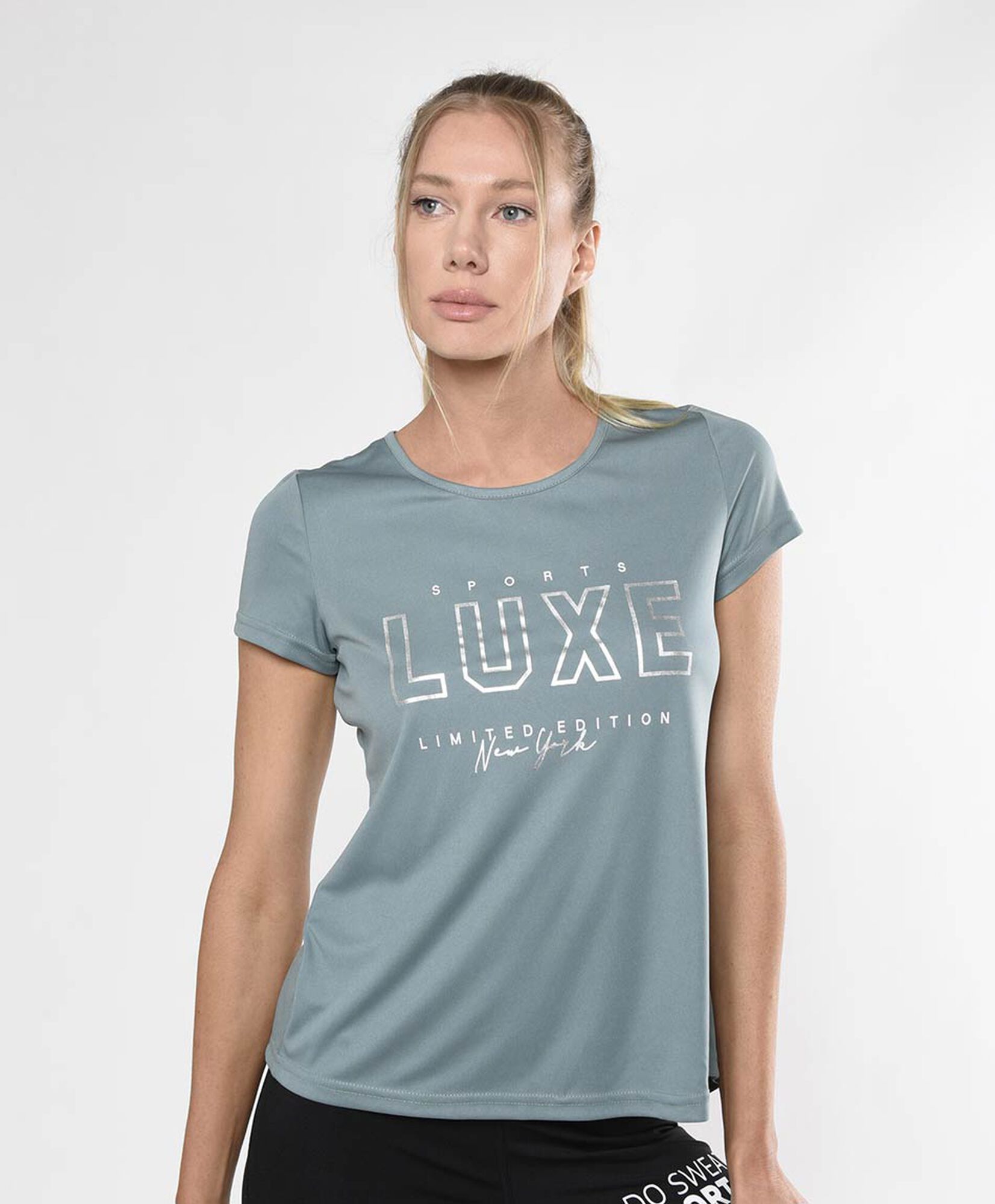 Polera deportiva mujer espalda mesh cruzada Polera deportiva mujer espalda mesh cruzada