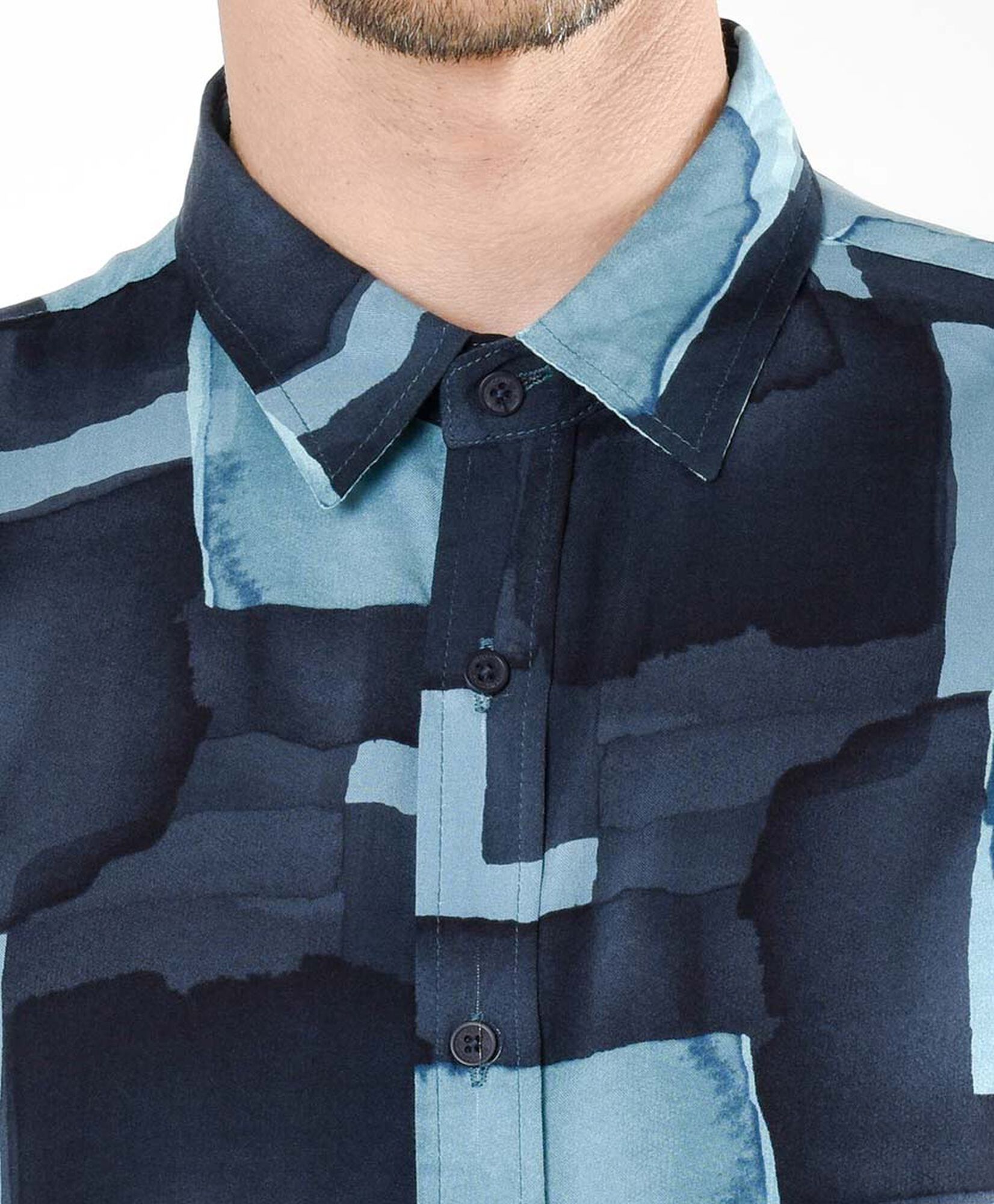 Camisa hombre pintura azul Camisa hombre pintura azul