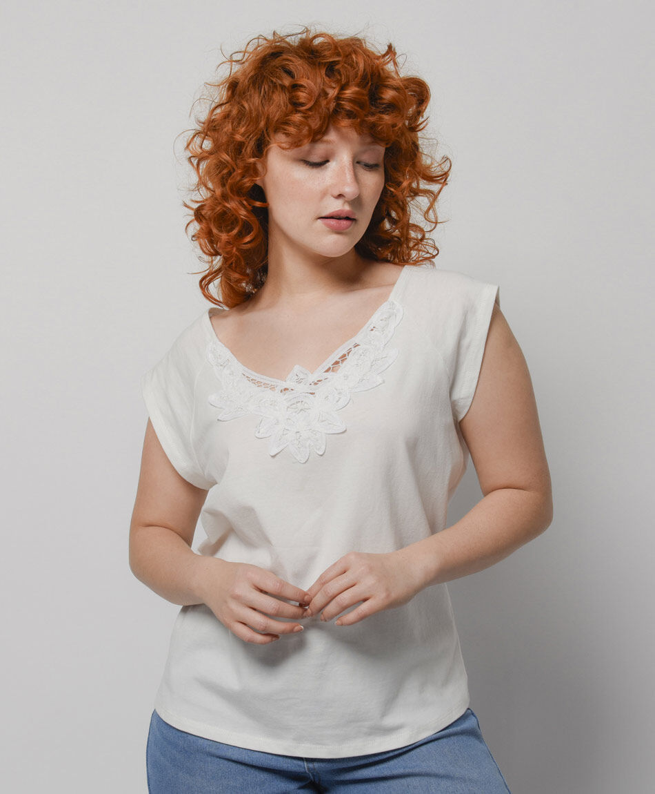 Polera mujer encaje frontal blanca