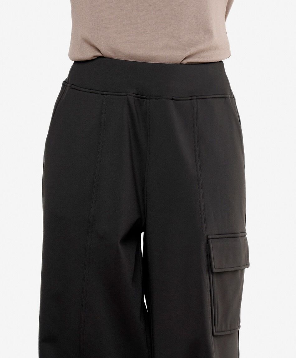 Pantal&oacute;n mujer wide leg dise&ntilde;o cargo black