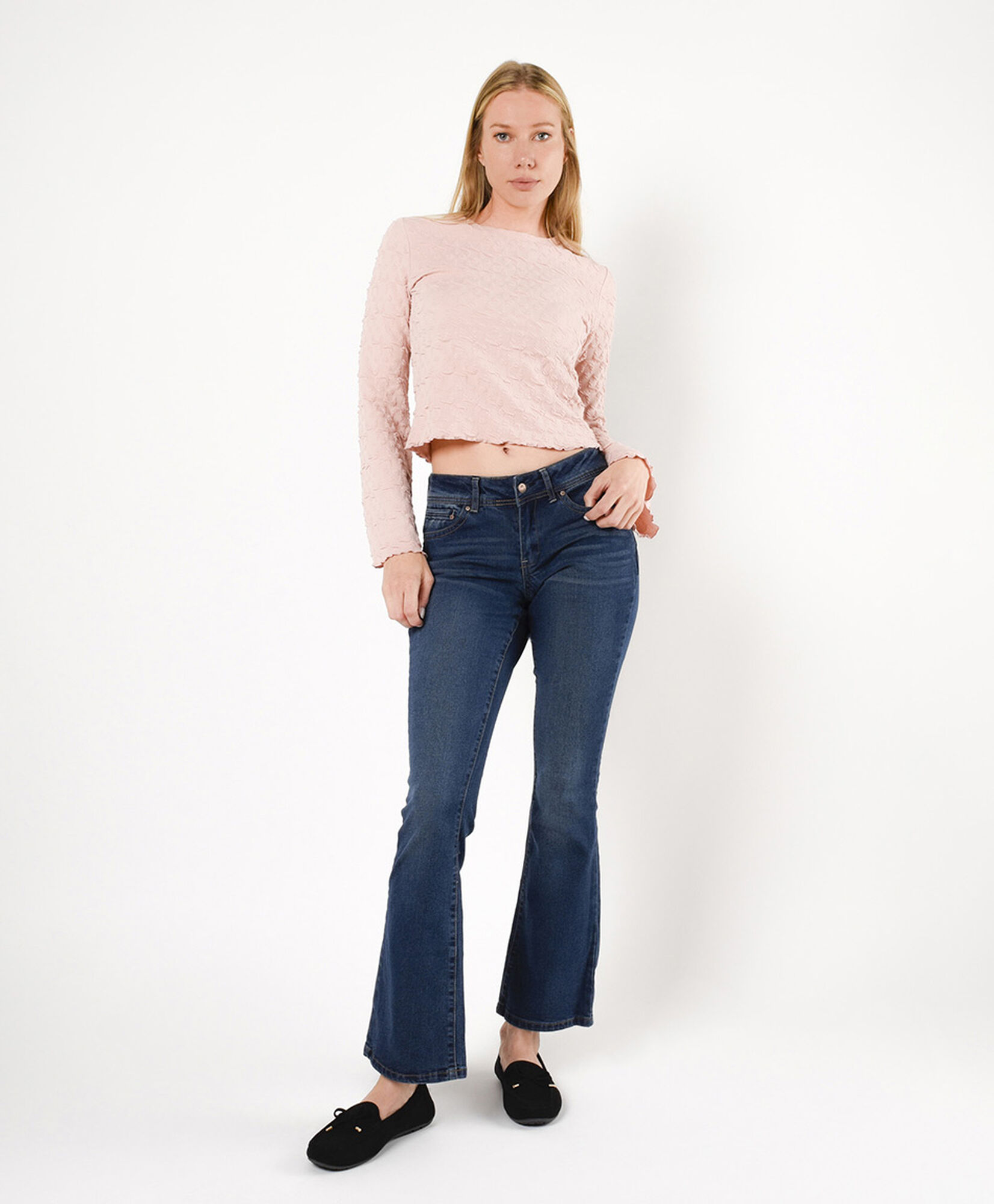 Jeans mujer botones en pretina flare Jeans mujer botones en pretina flare