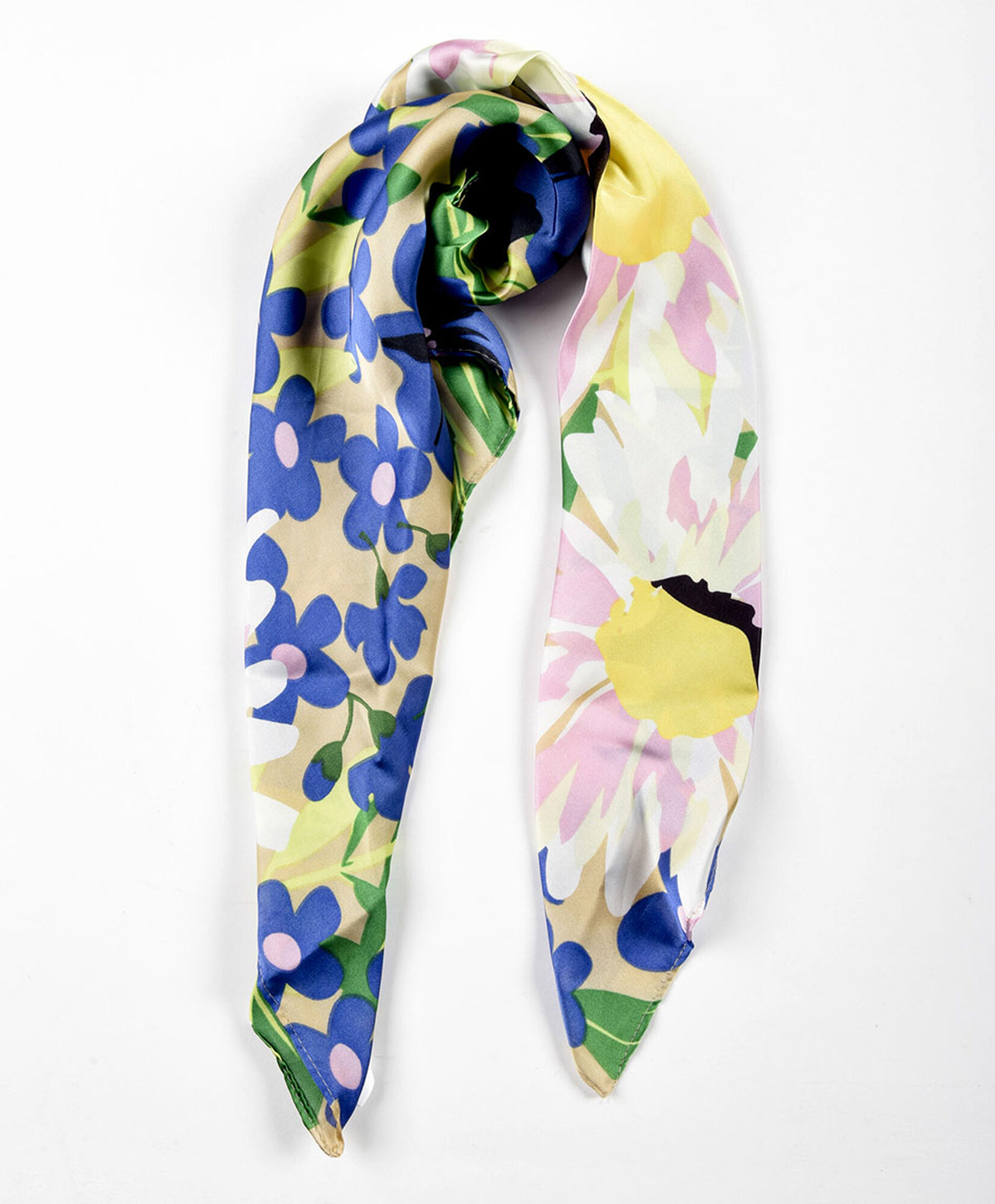 Pañuelo mujer floreado estilo satín Pañuelo mujer floreado estilo satín