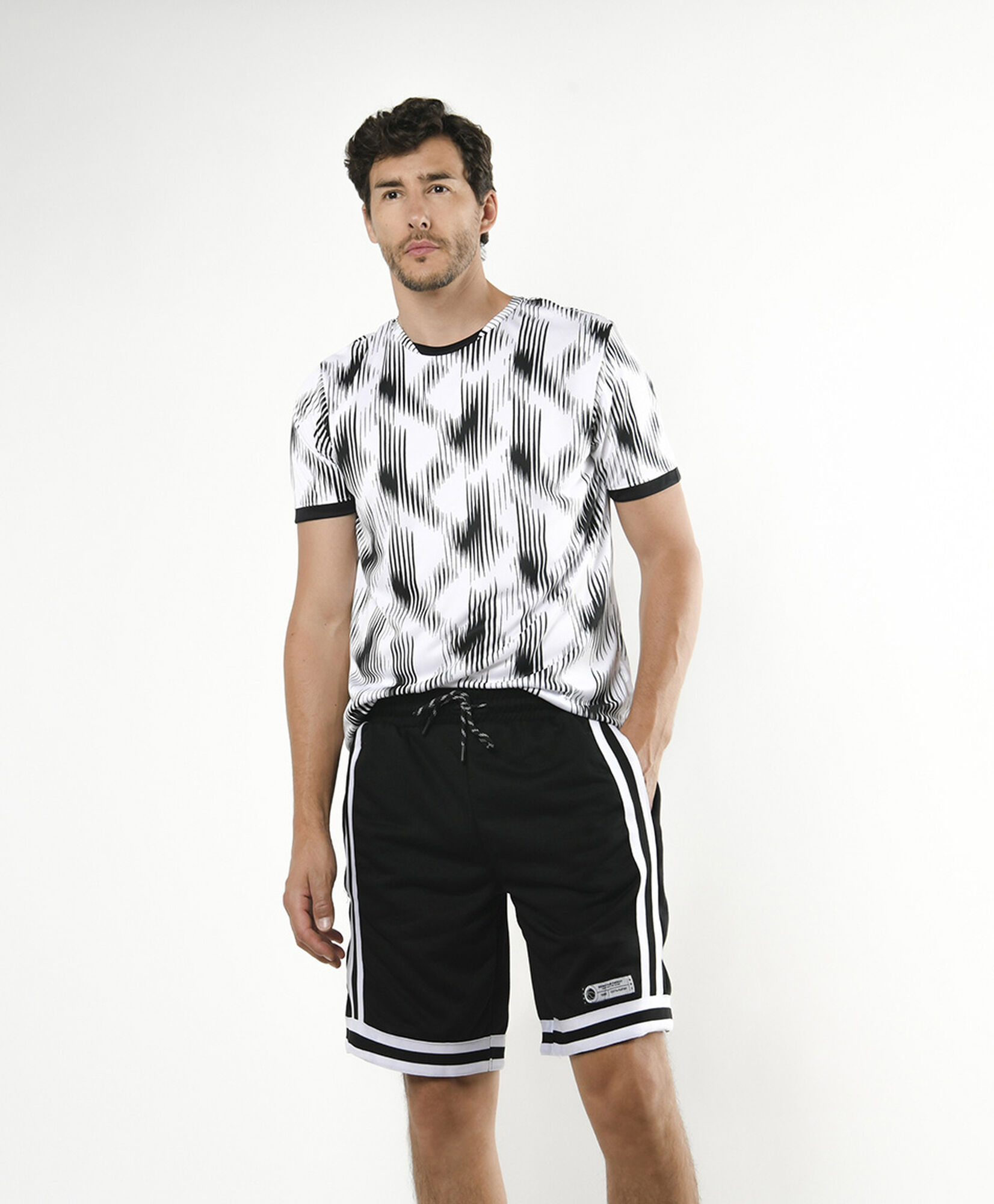 Short deportivo hombre líneas Short deportivo hombre líneas