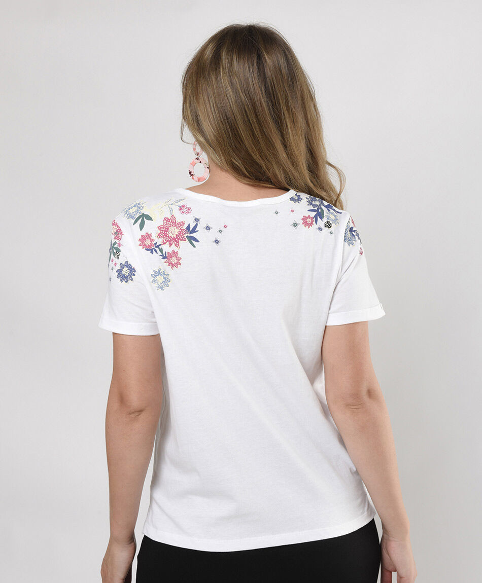 Polera mujer hombros florales