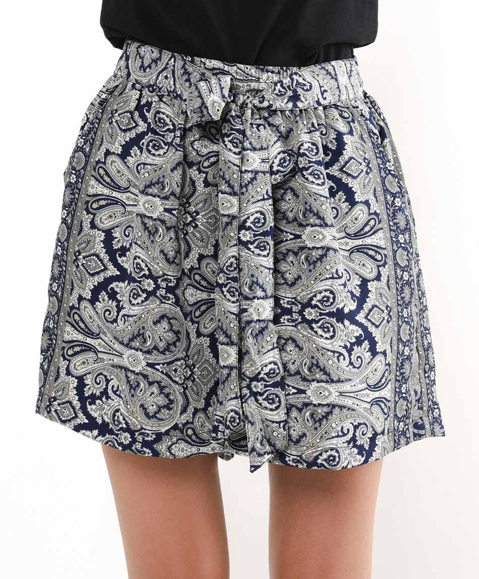 Short mujer lazo floreado Short mujer lazo floreado
