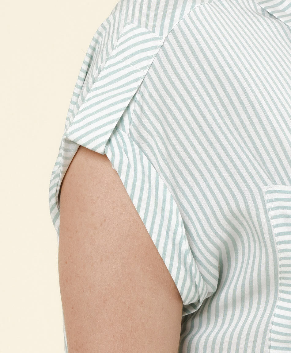 Blusa mujer l&iacute;neas bolsillos