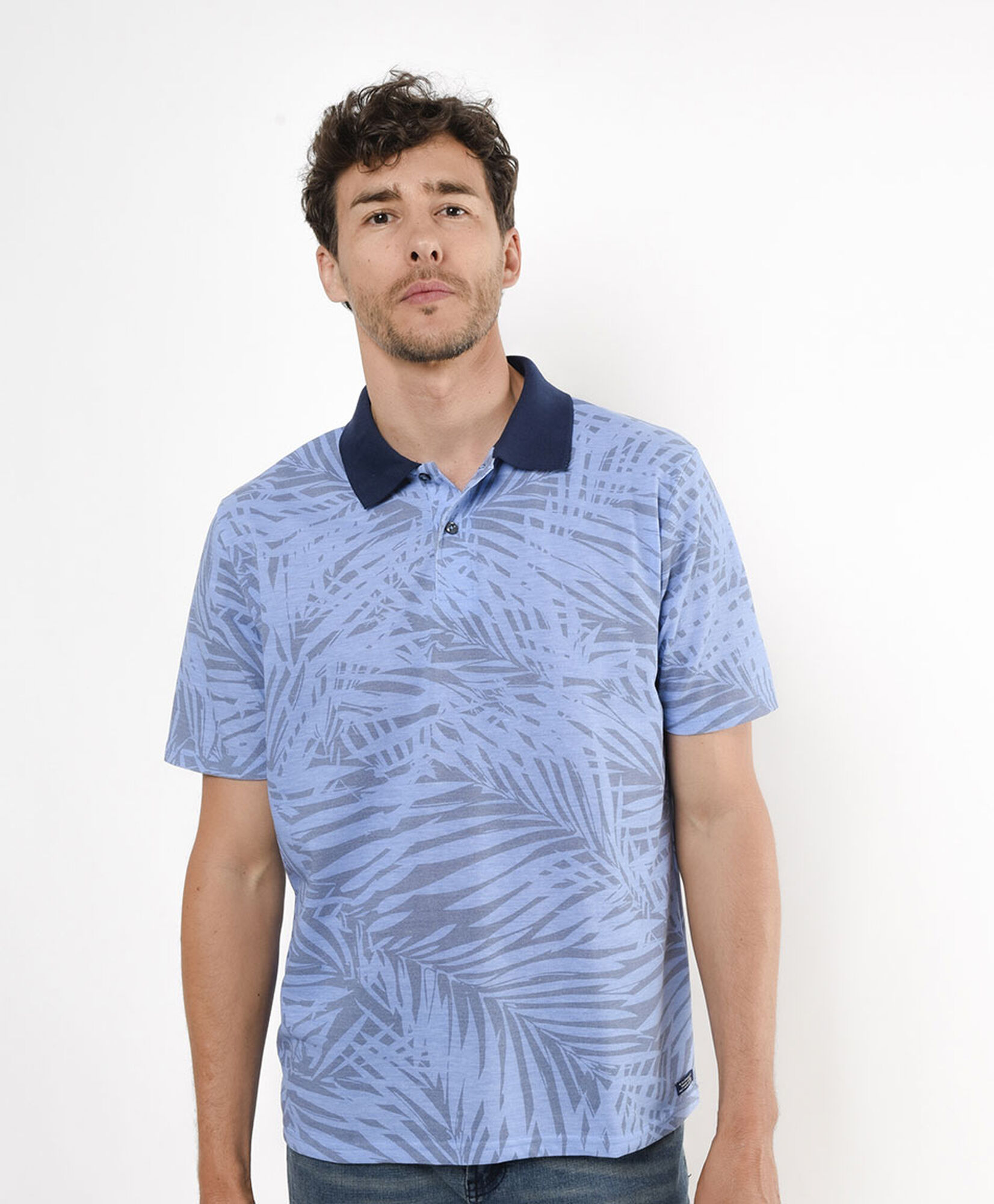 Polera hombre hojas cuello piqué Polera hombre hojas cuello piqué