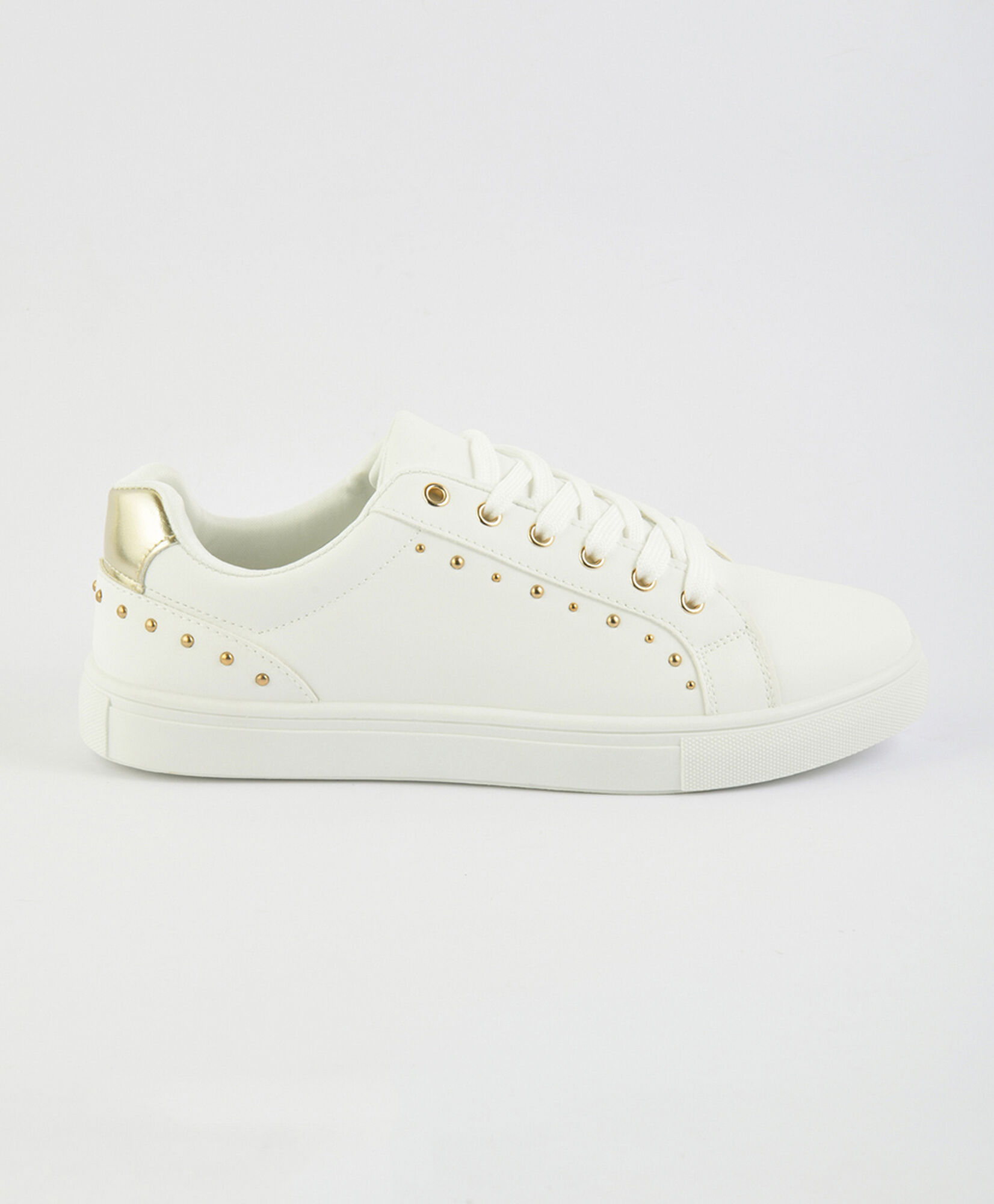 Zapatilla mujer tachas doradas Zapatilla mujer tachas doradas