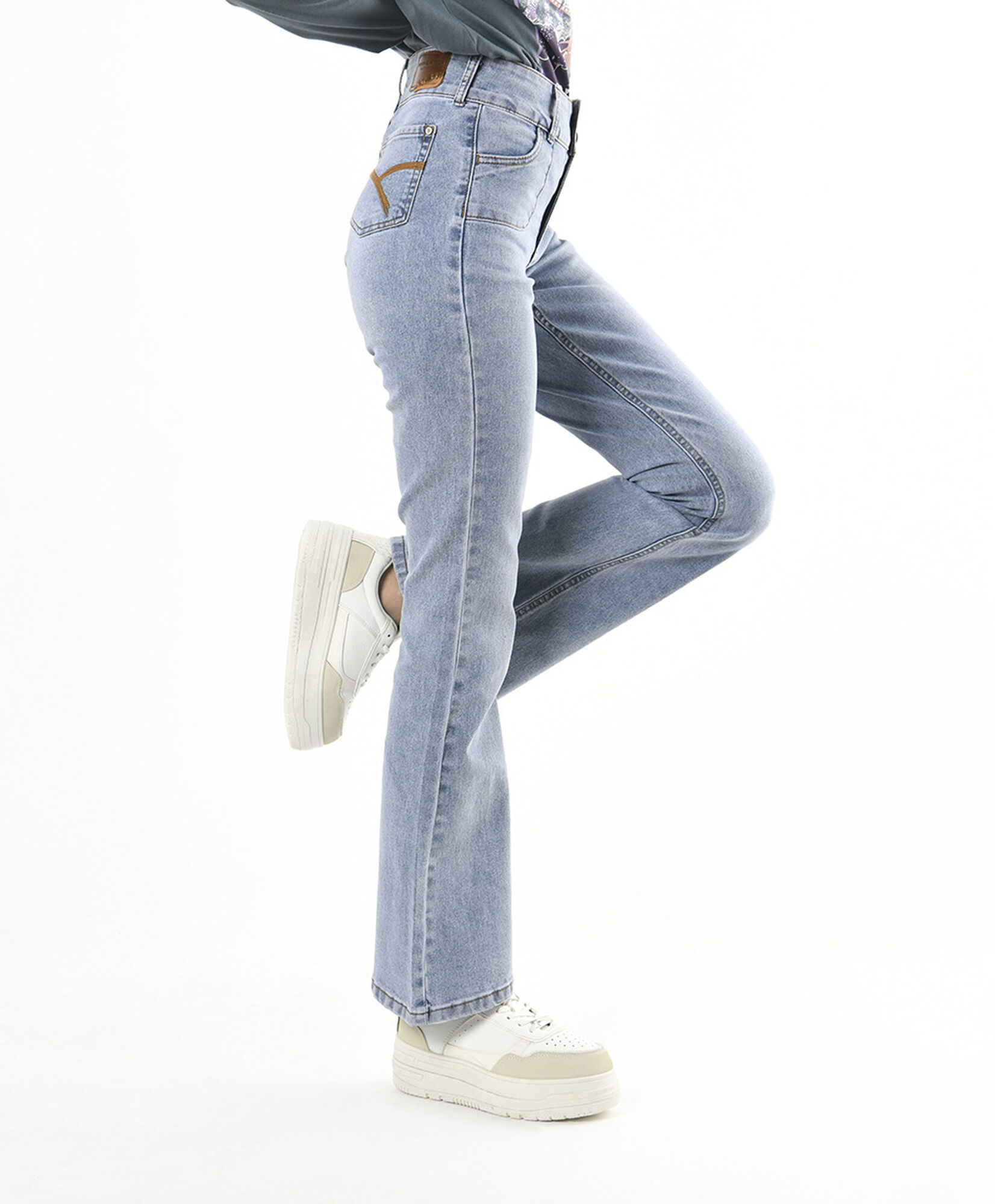 Jeans mujer bolsillo cuadrado flare Jeans mujer bolsillo cuadrado flare
