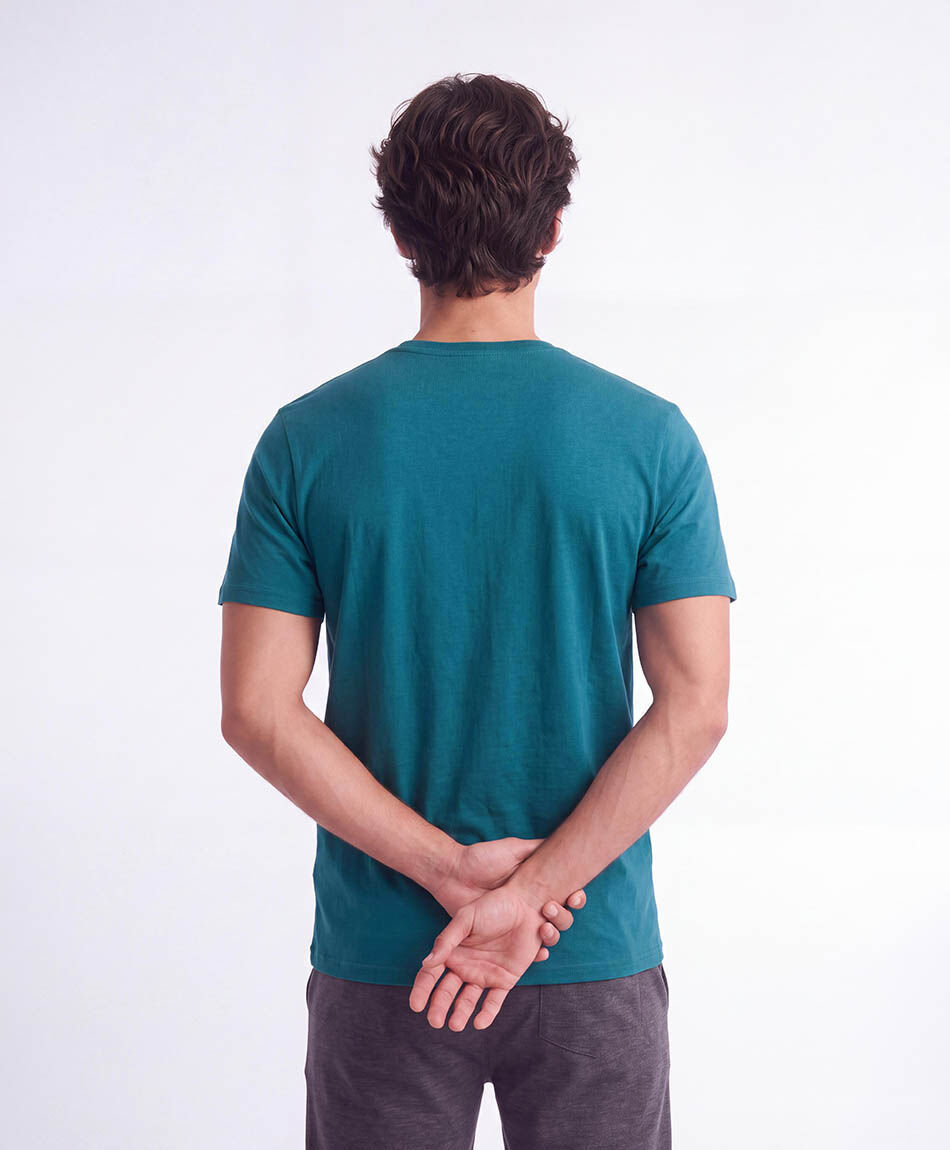 Polera deportiva hombre lisa