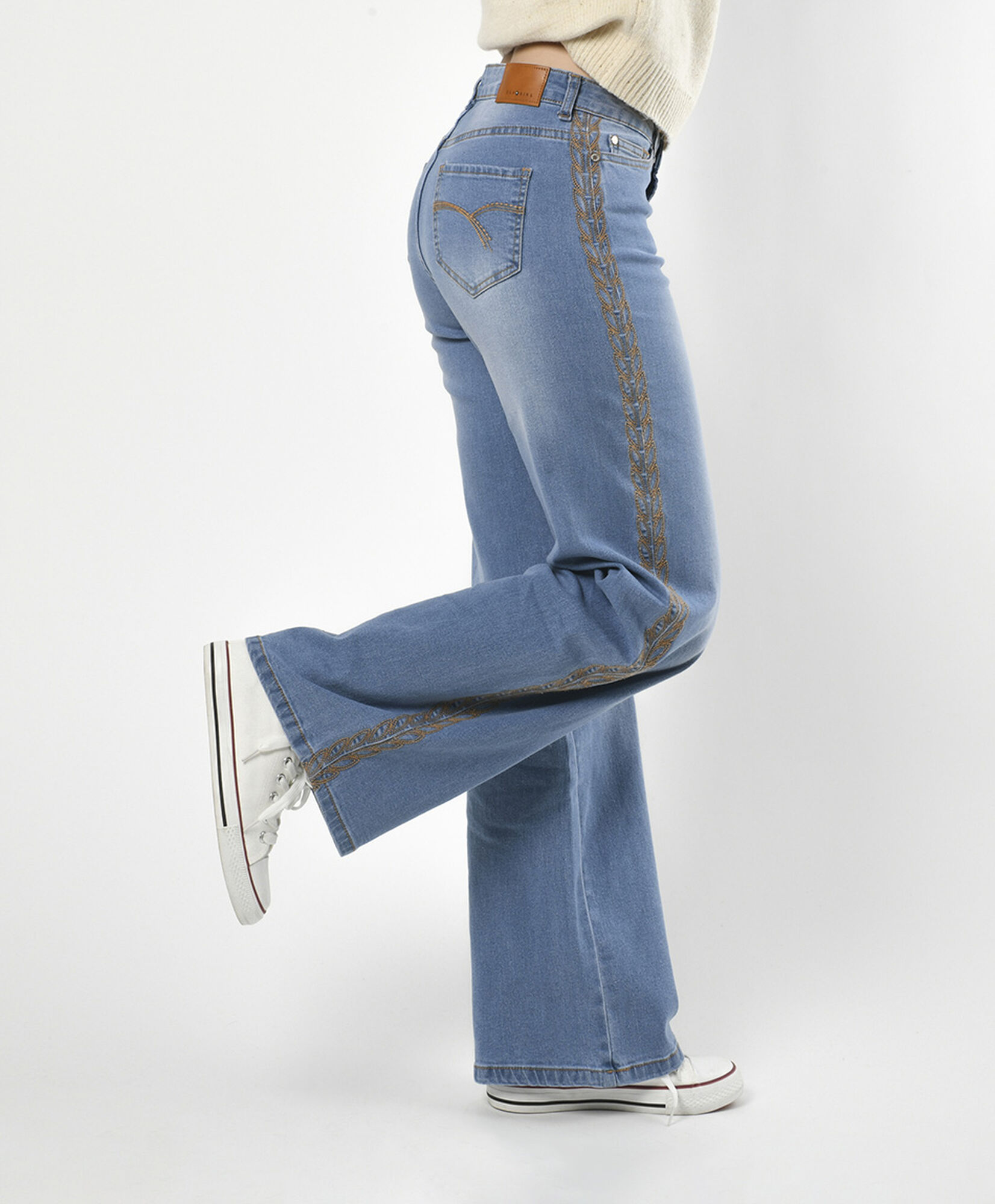 Jeans mujer lateral bordado wide Jeans mujer lateral bordado wide
