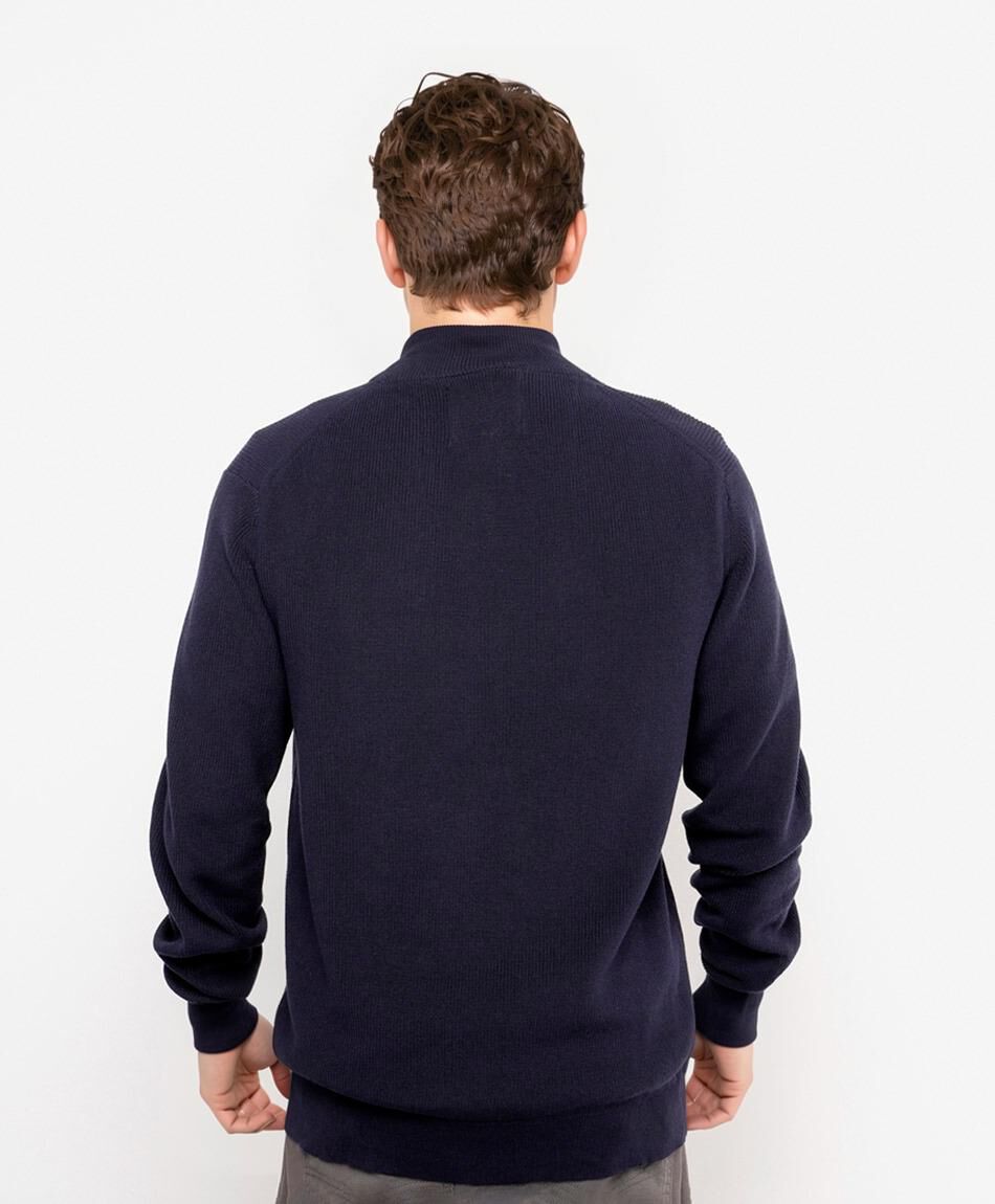 Sweater hombre cuello medio liso