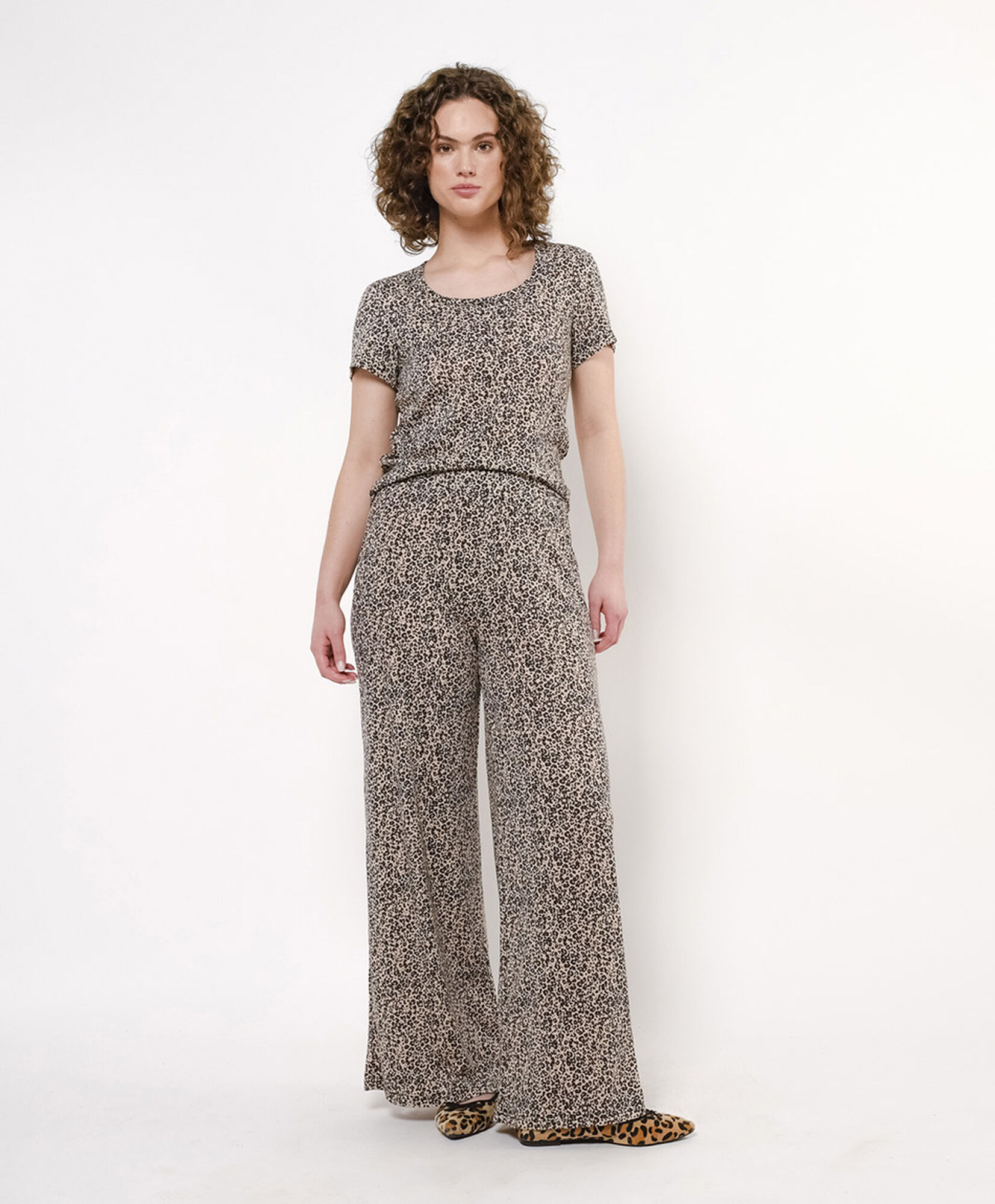 Pantalón mujer animal print wide Pantalón mujer animal print wide