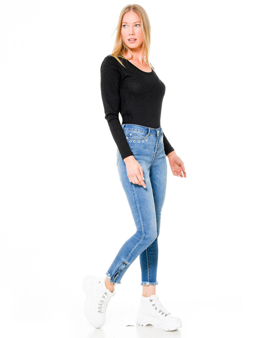 Jeans ojetillo desflecado