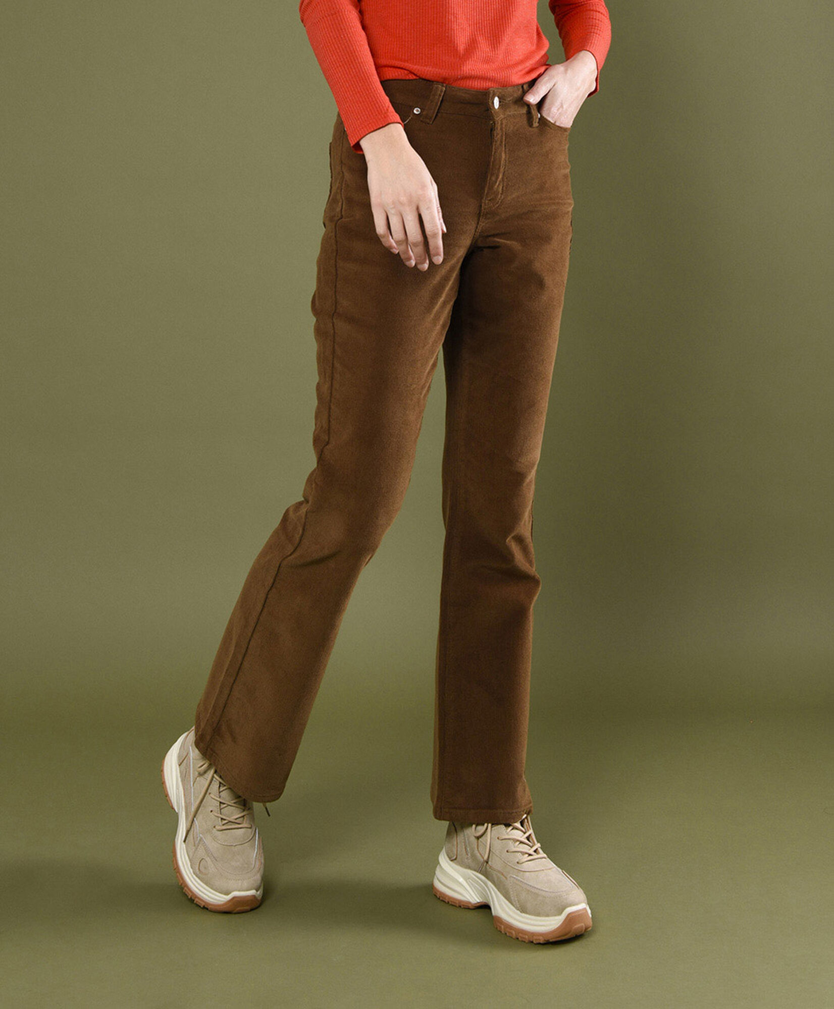 Pantalón mujer tiro alto corderoy Pantalón mujer tiro alto corderoy