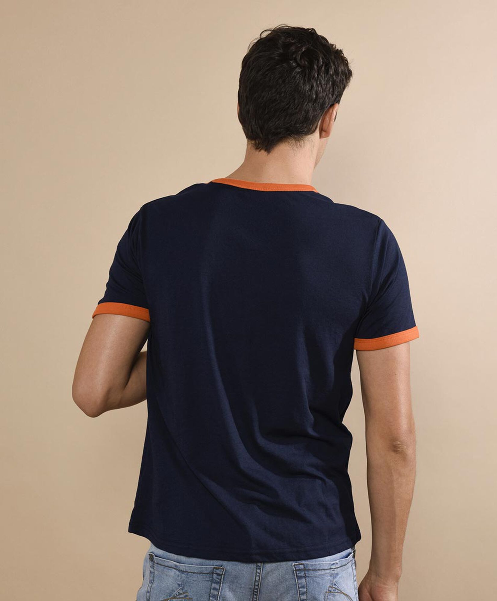 Polera manga corta cuello redondo Polera manga corta cuello redondo