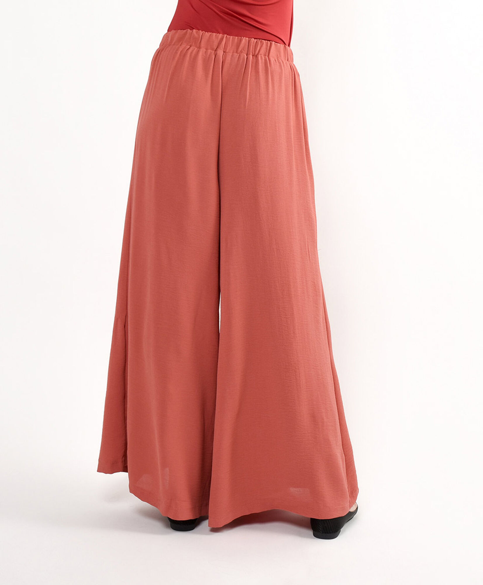 Pantalón mujer diseño extra ancho Pantalón mujer diseño extra ancho