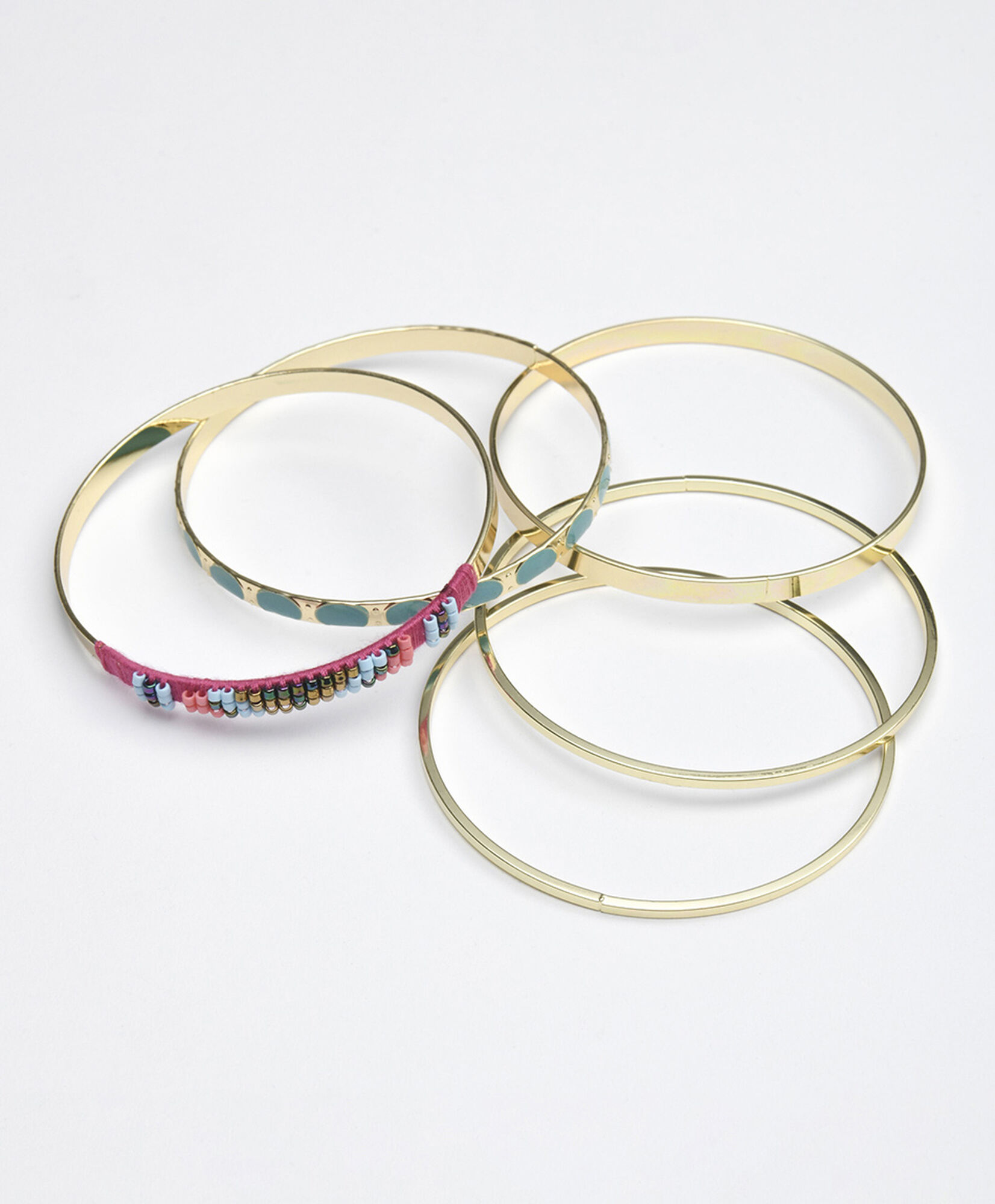Set 5 pulseras mujer aros dorados Set 5 pulseras mujer aros dorados