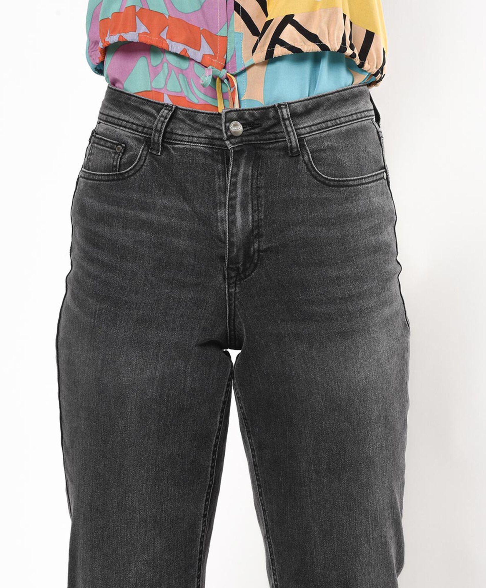 Jeans mujer desgaste frontal slim fit Jeans mujer desgaste frontal slim fit